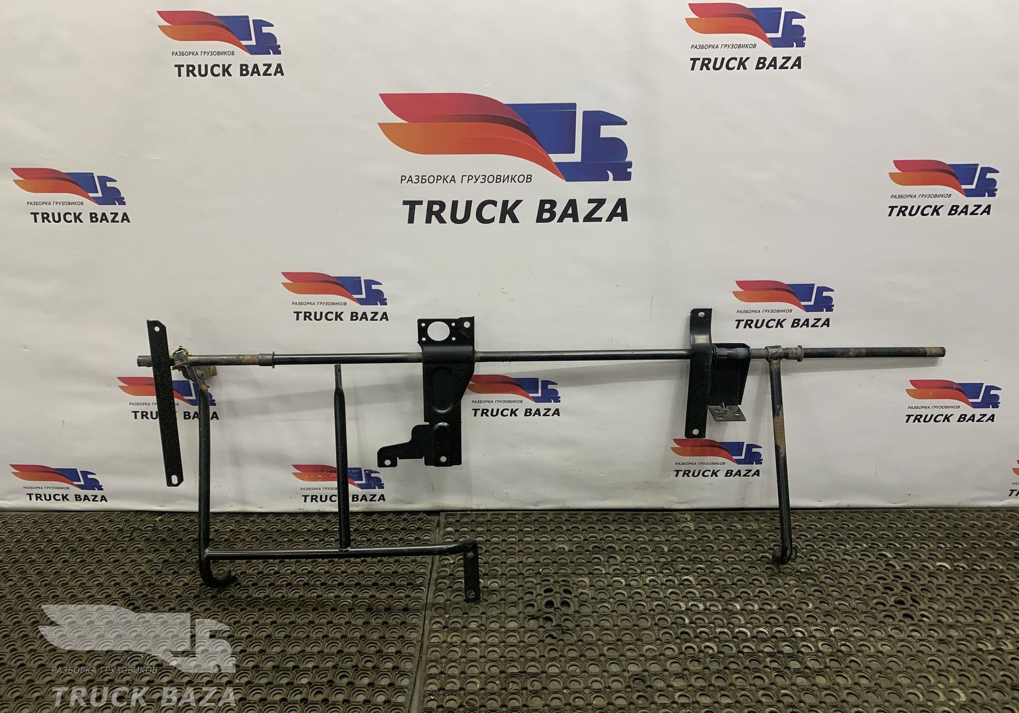 82211420 Кронштейн спойлера кабины левый для Volvo FH FH4 (с 2012 по 2021)