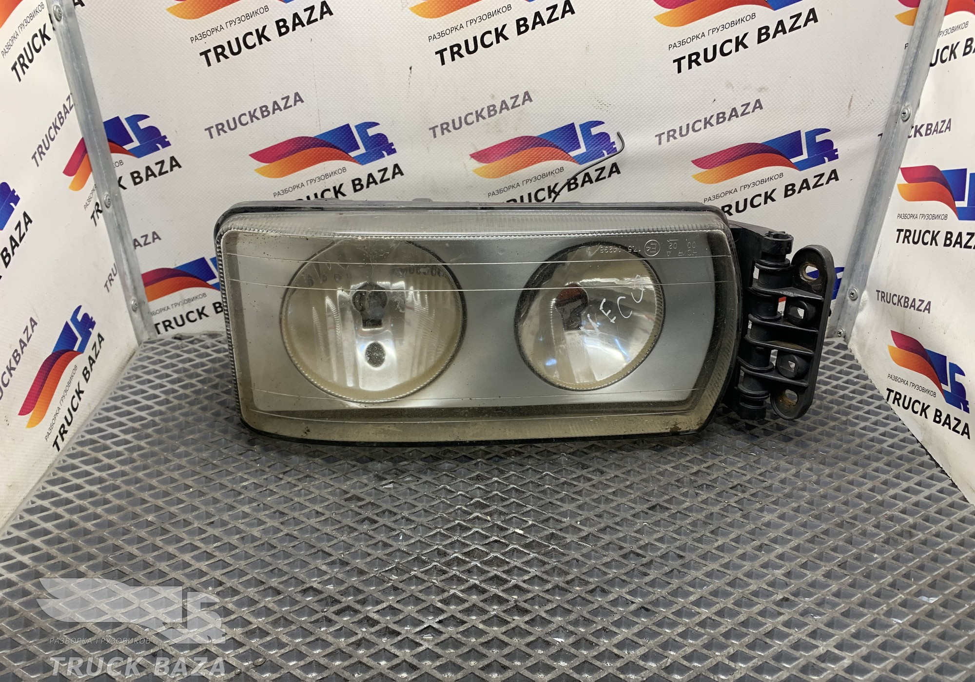 504238093 Фара правая для Iveco Eurotrakker I (с 1993 по 2004)