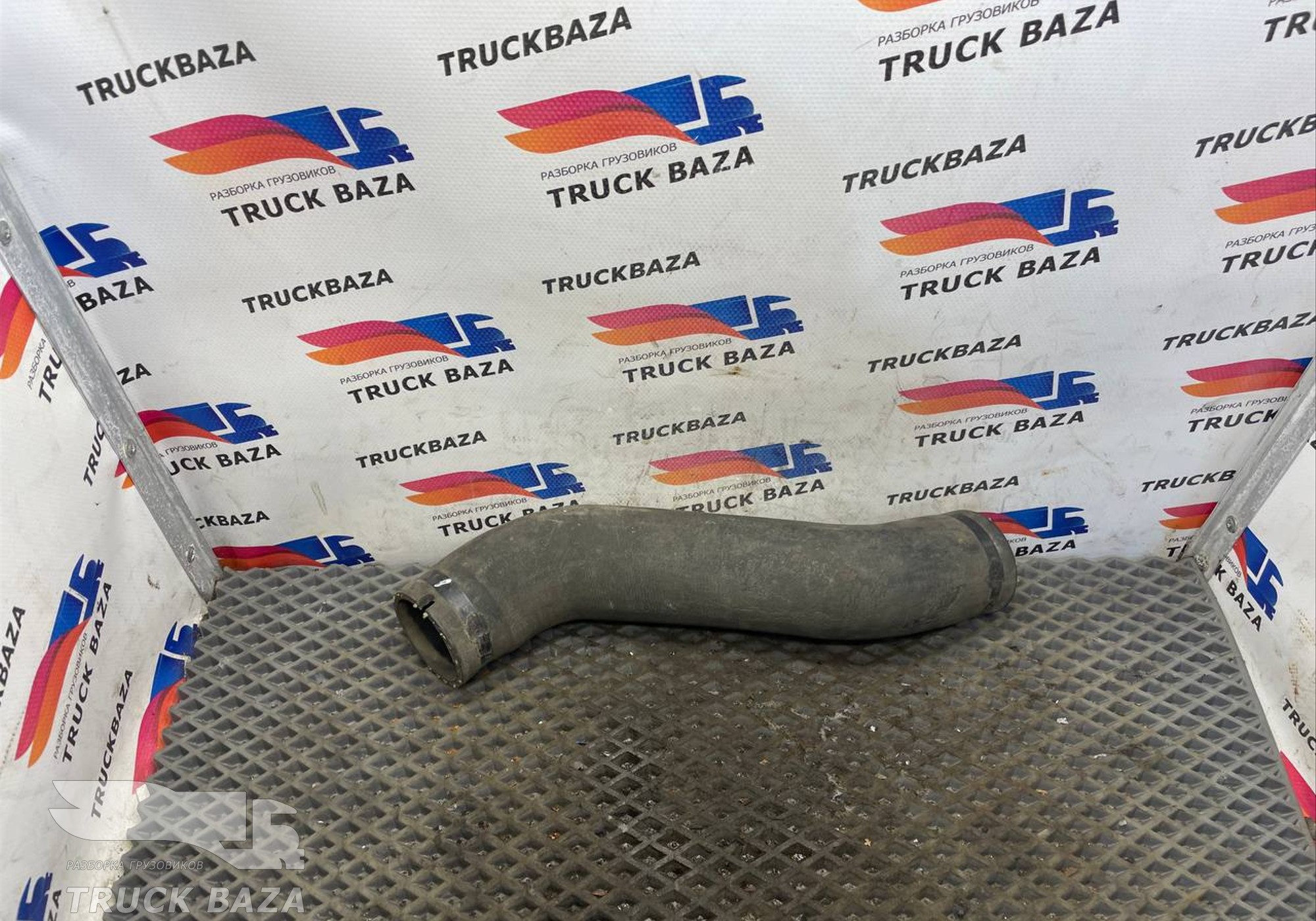 1930743 Патрубок радиатора