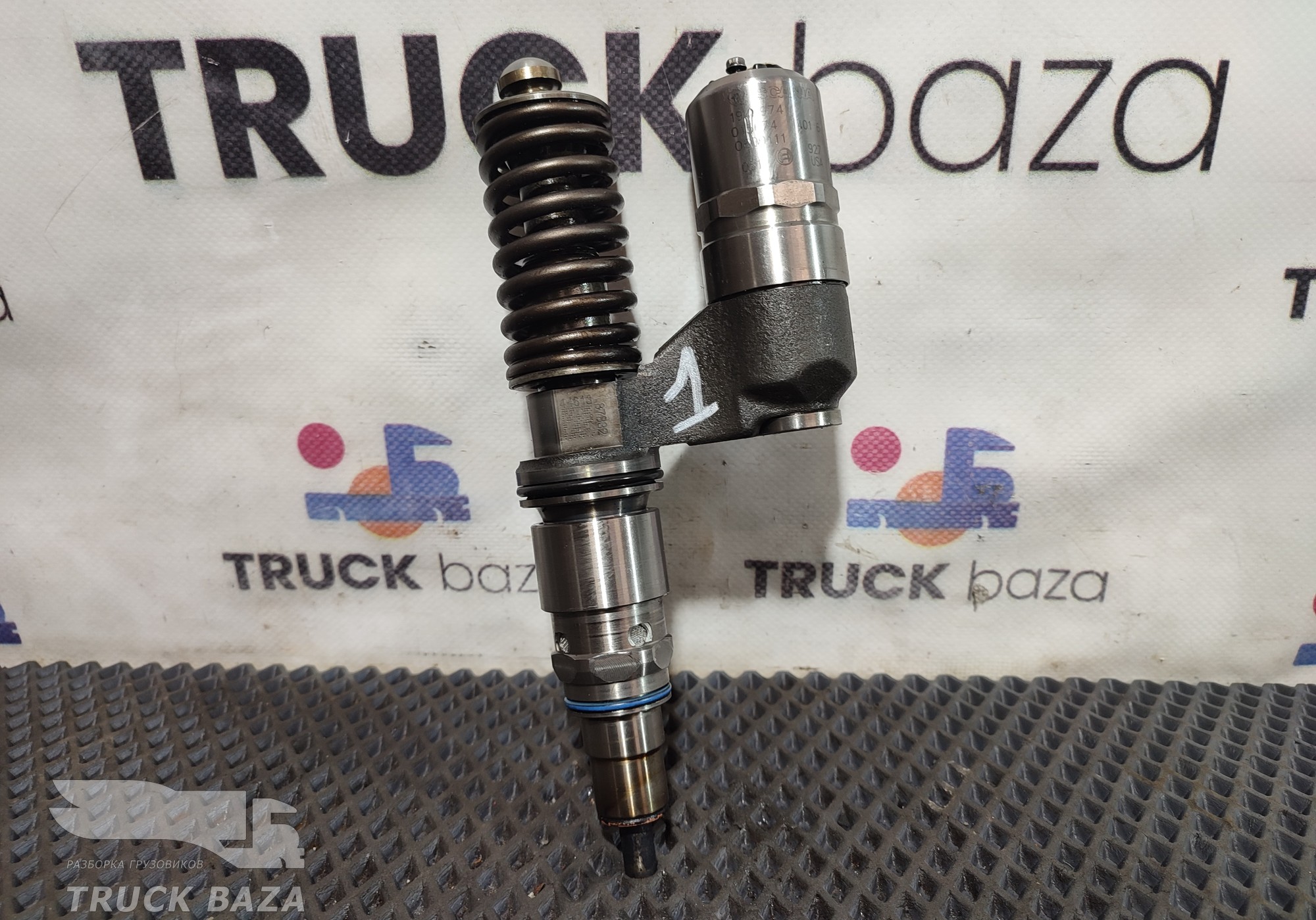 1943974 Форсунка топливная