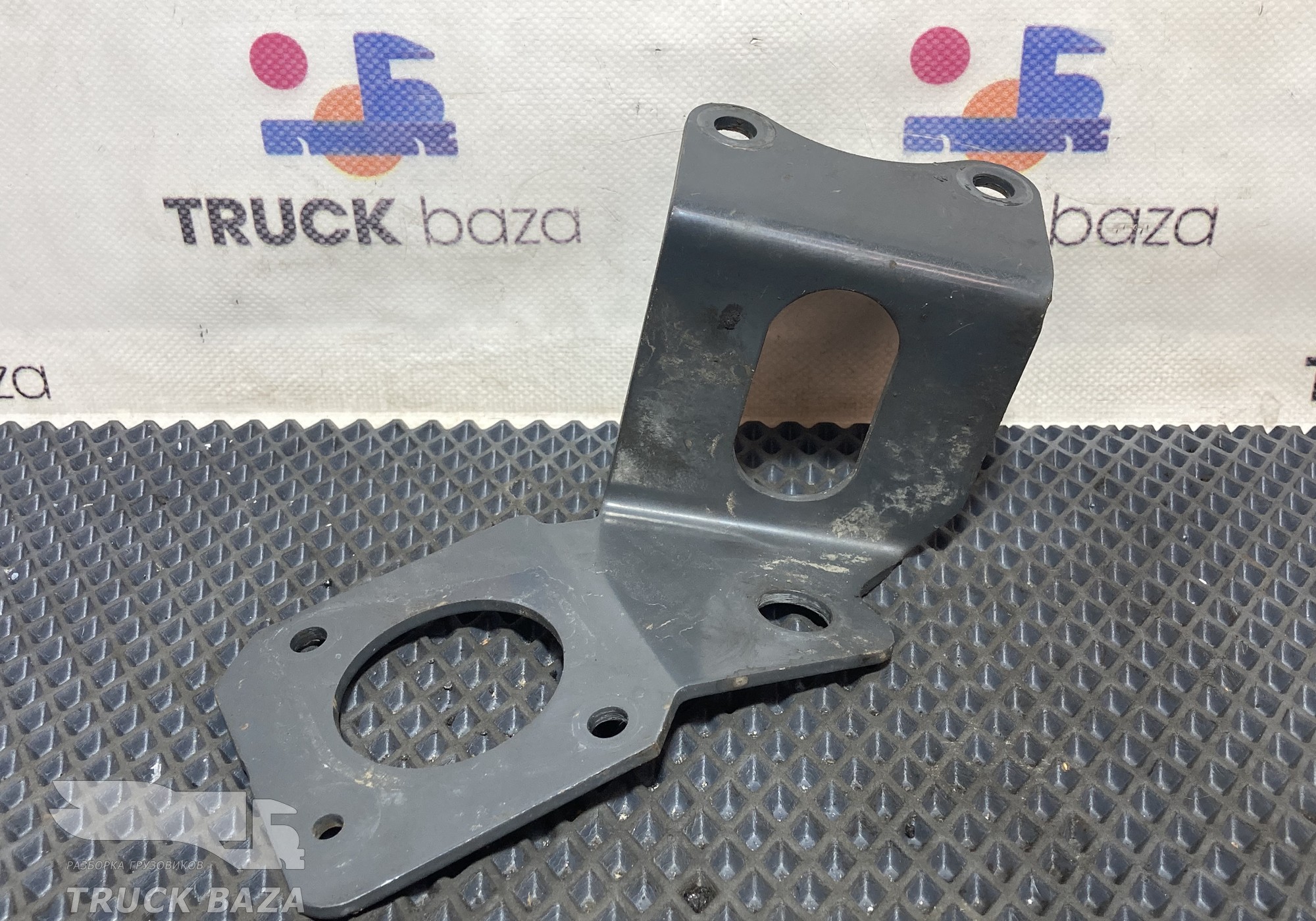 A9605236740 Кронштейн розетки левый для Mercedes-Benz Actros New Actros MP4 (с 2011)