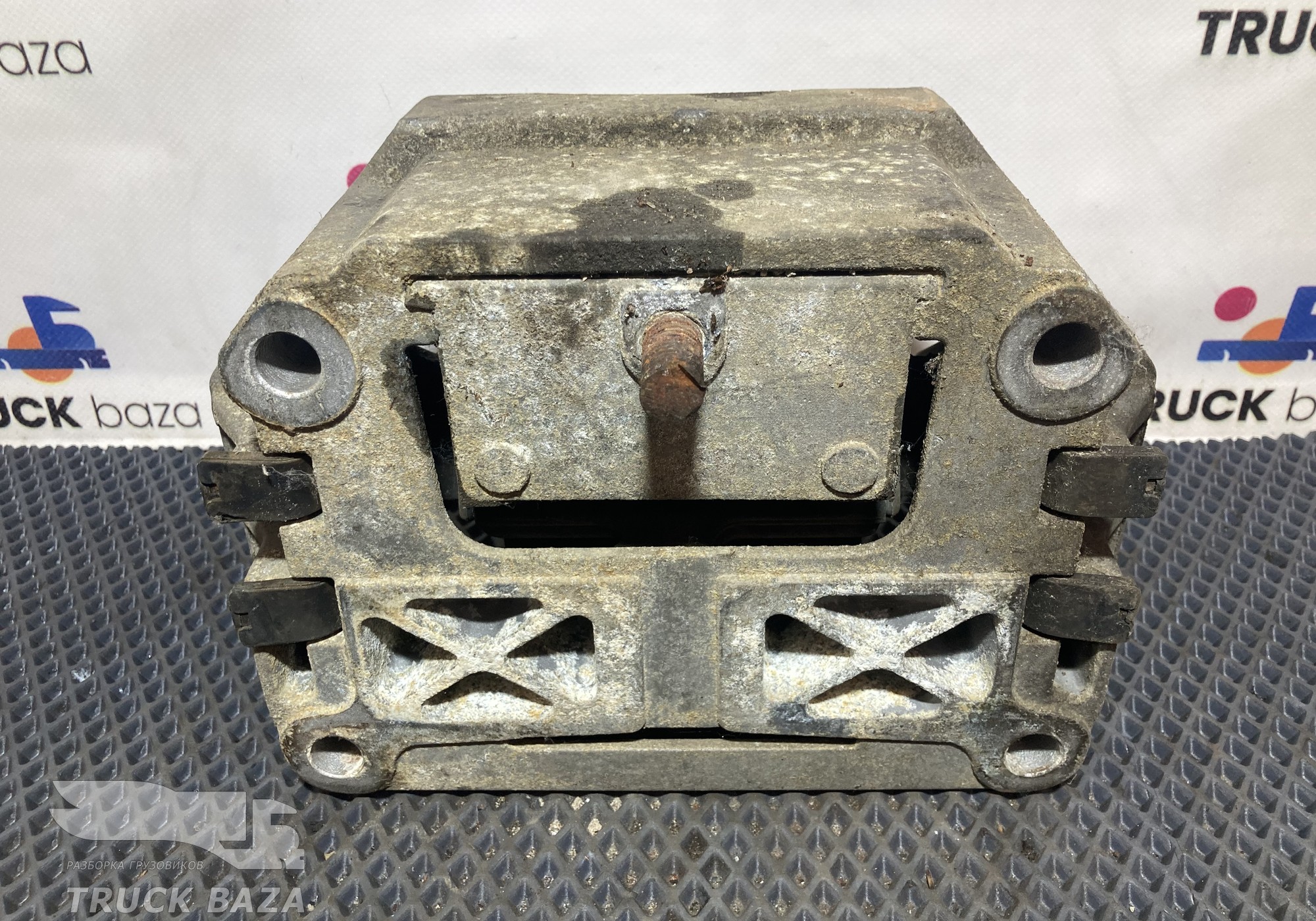 1782203 Опора КПП для Scania