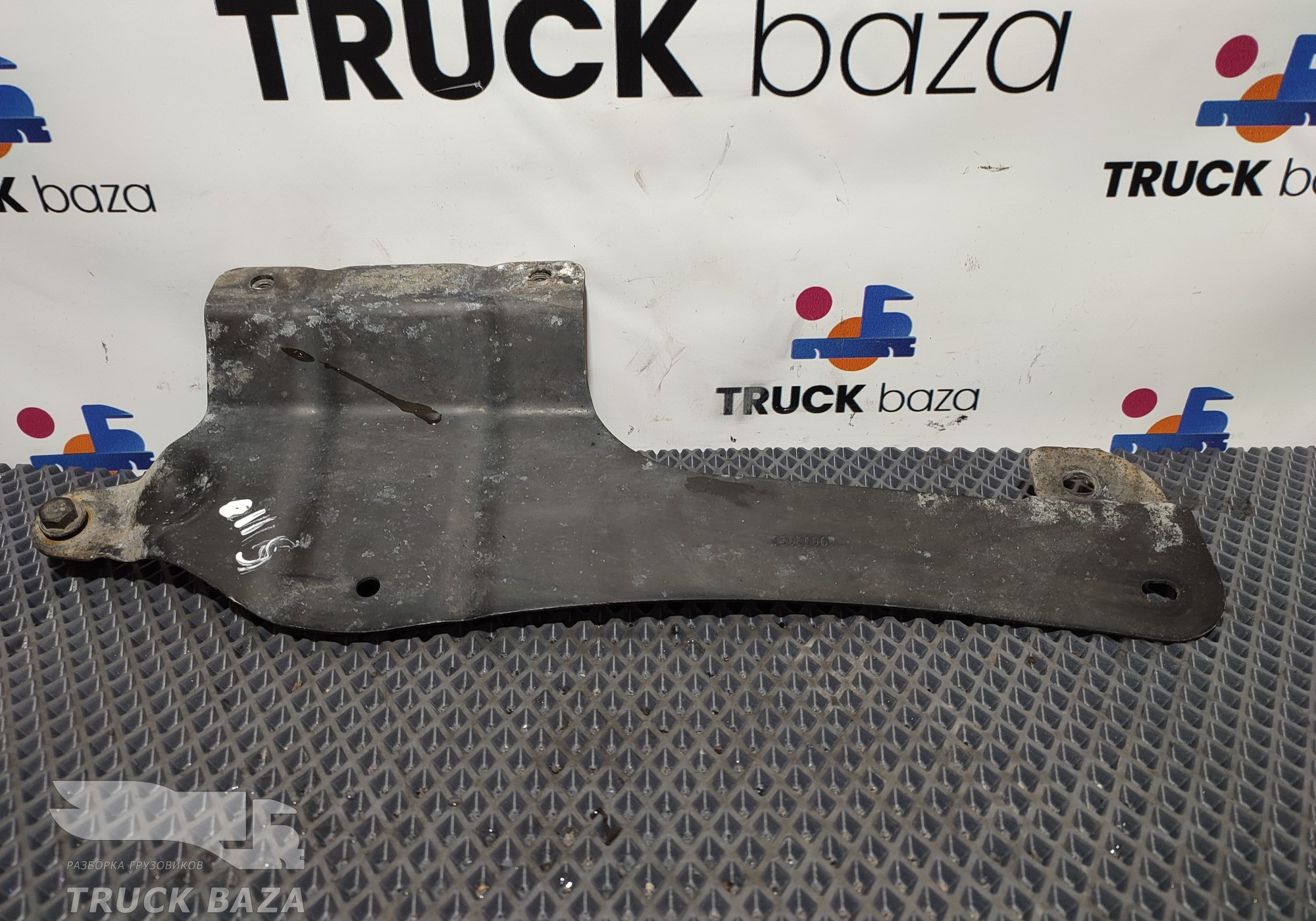 2595696 Кронштейн теплового экрана глушителя