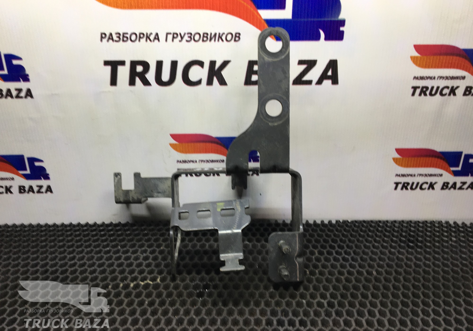 7422094240 Кронштейн проводки для Renault T