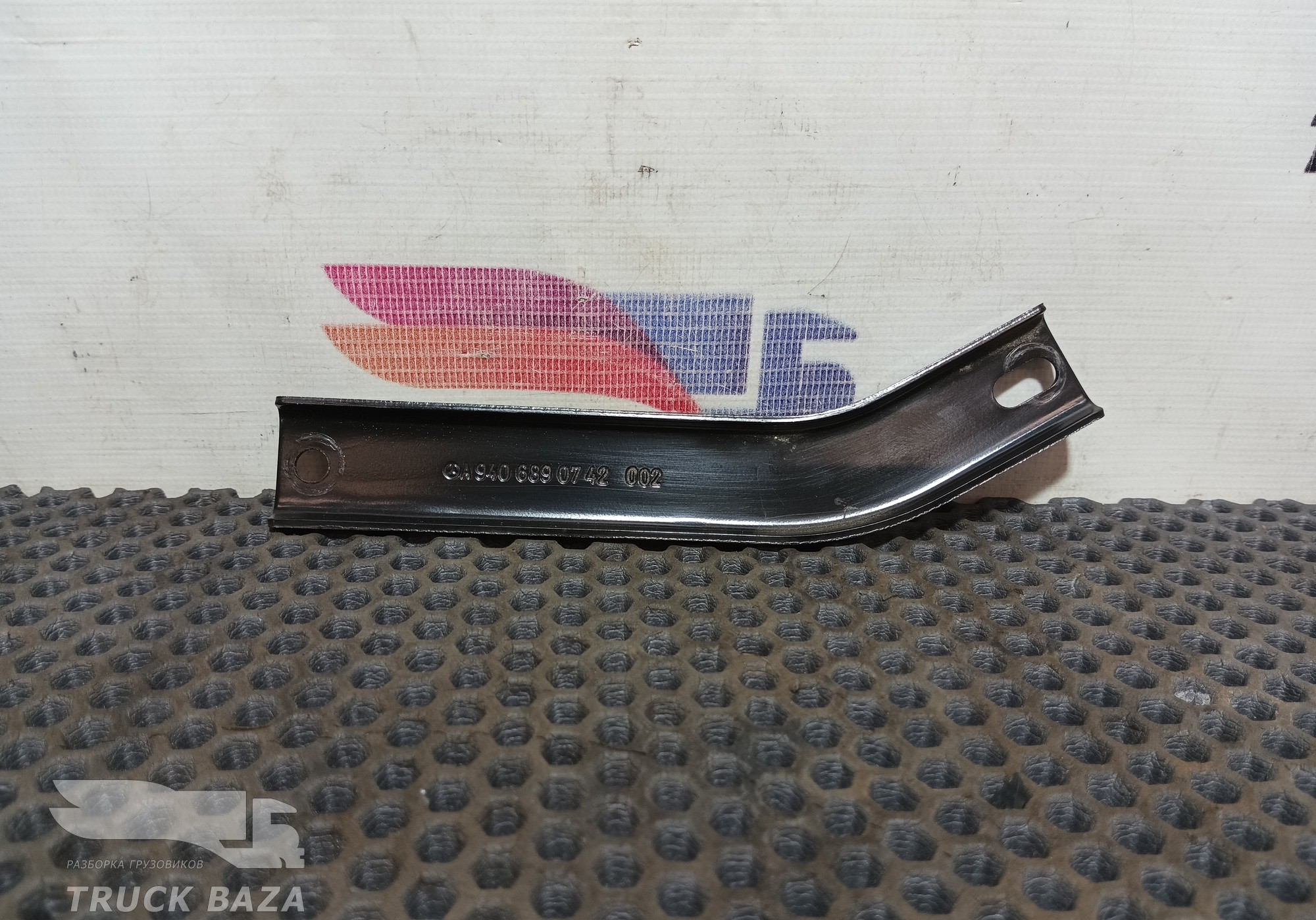 9406890642 Кронштейн приборной рамки для Mercedes-Benz Axor II (с 2004 по 2010)