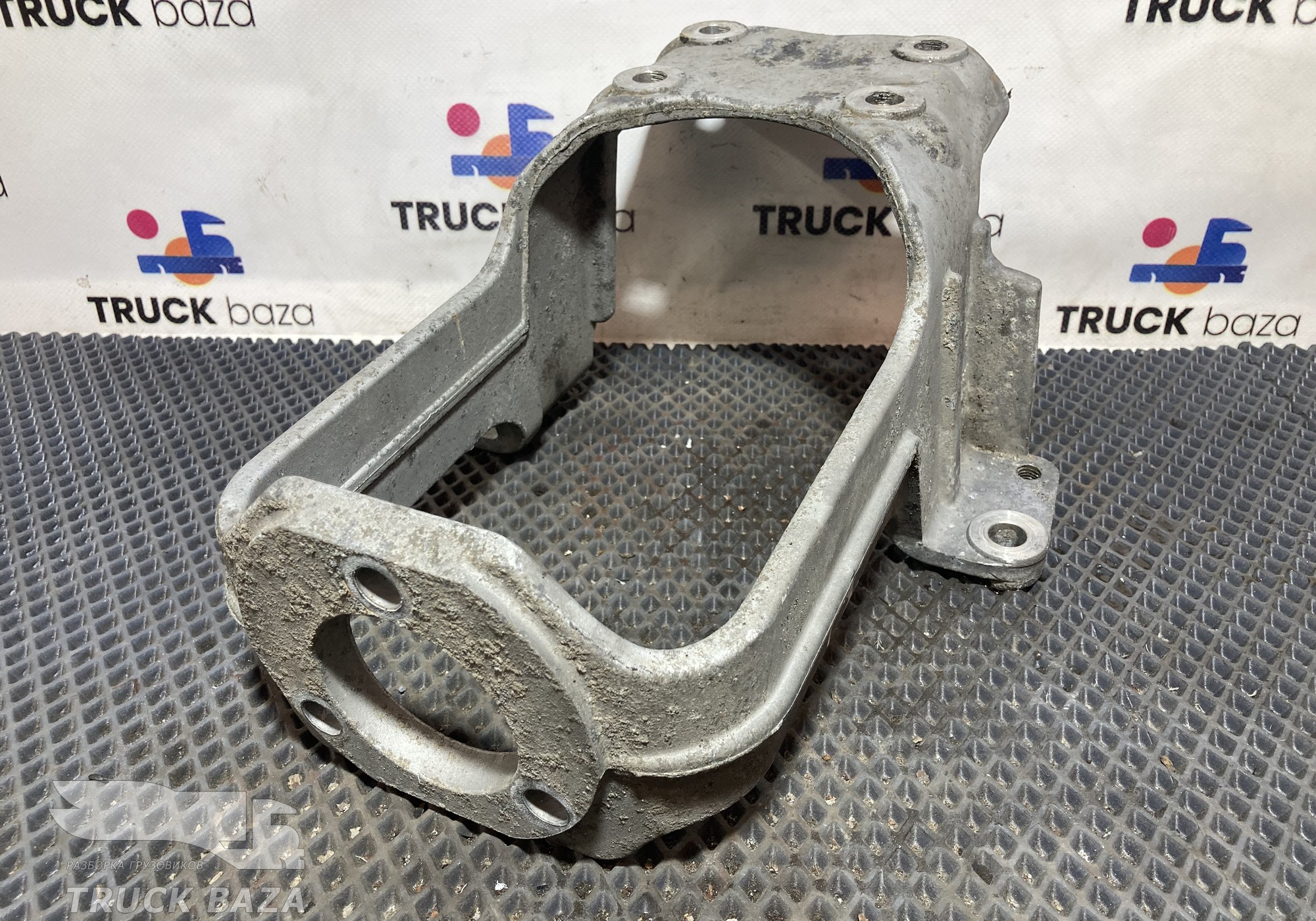 1518493 Кронштейн амортизатора кабины для Scania 4-series