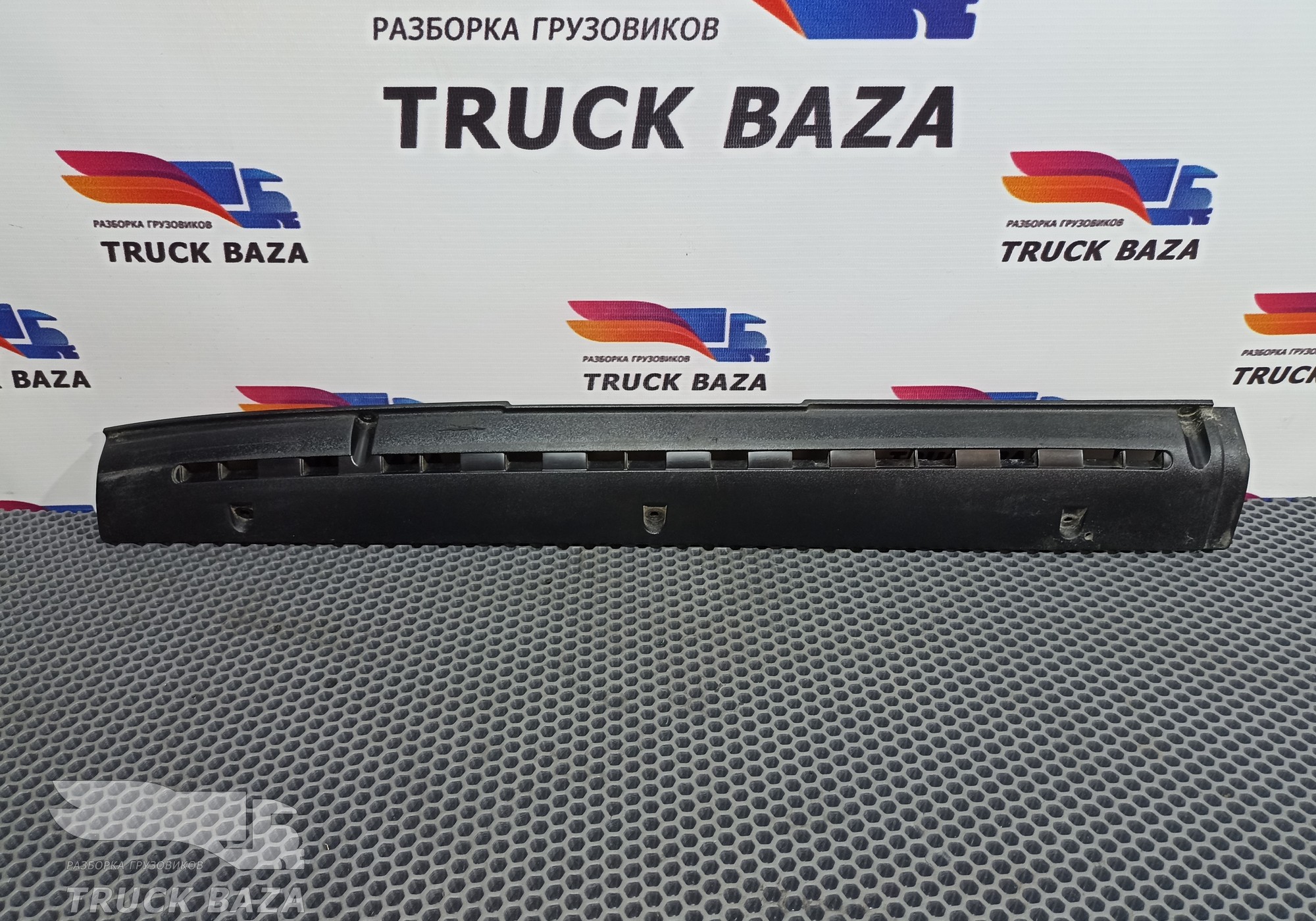 1297409 Накладка торпедо левая для Daf XF95