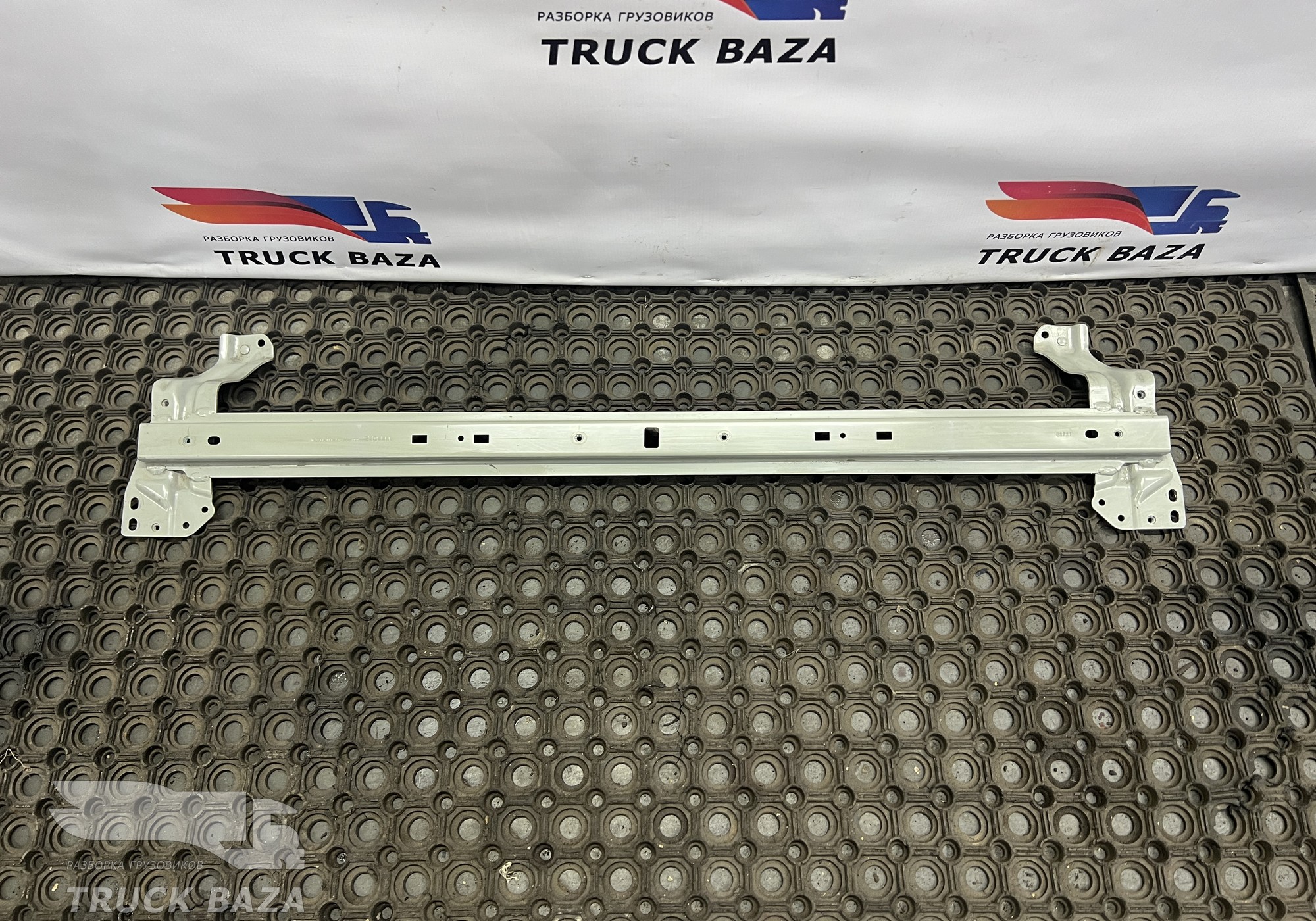 A9606893331 Кронштейн торпедо для КАМАЗ 54901