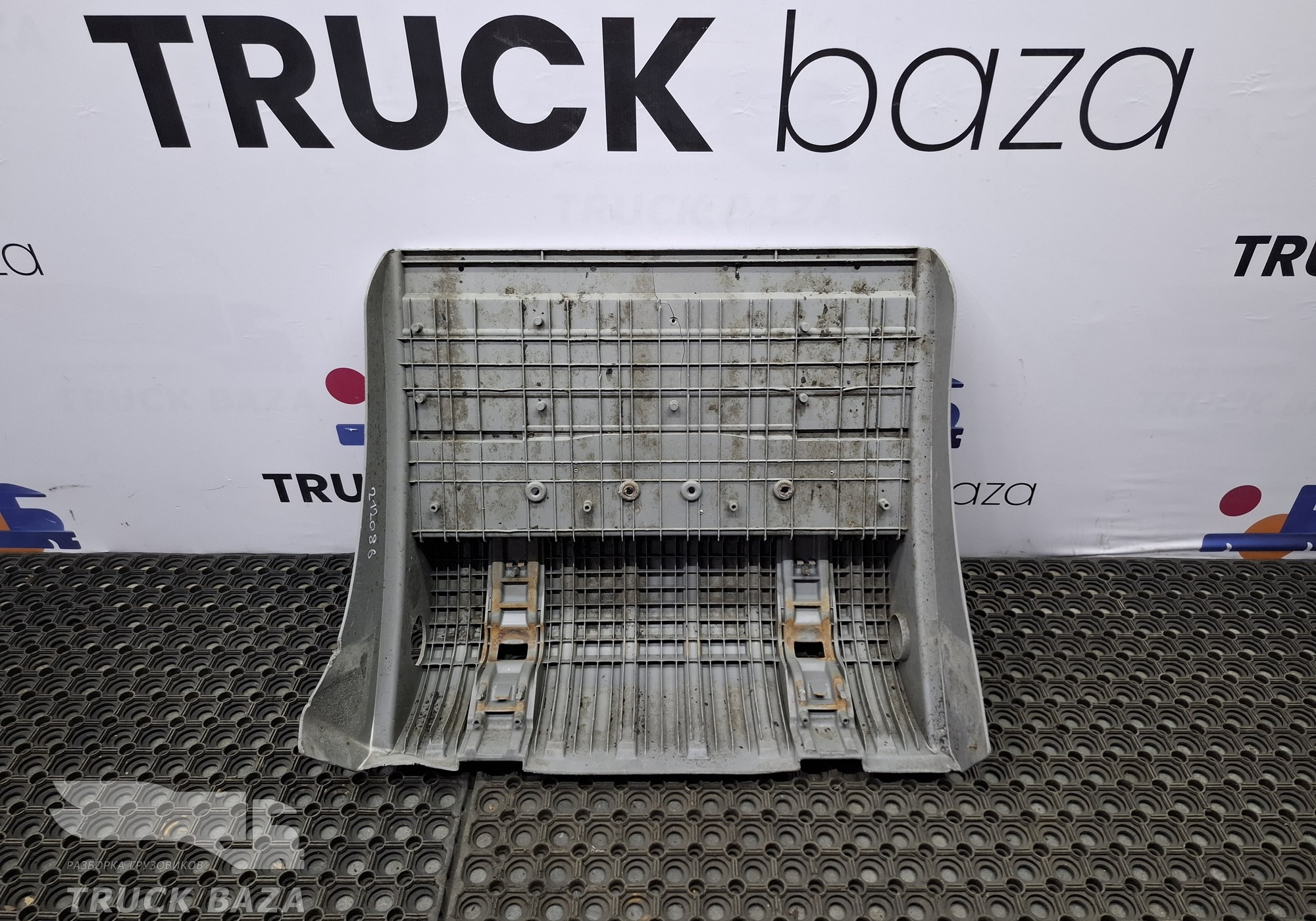 A9305200120 Крыло заднее задняя часть для Mercedes-Benz Axor I (с 2001 по 2004)