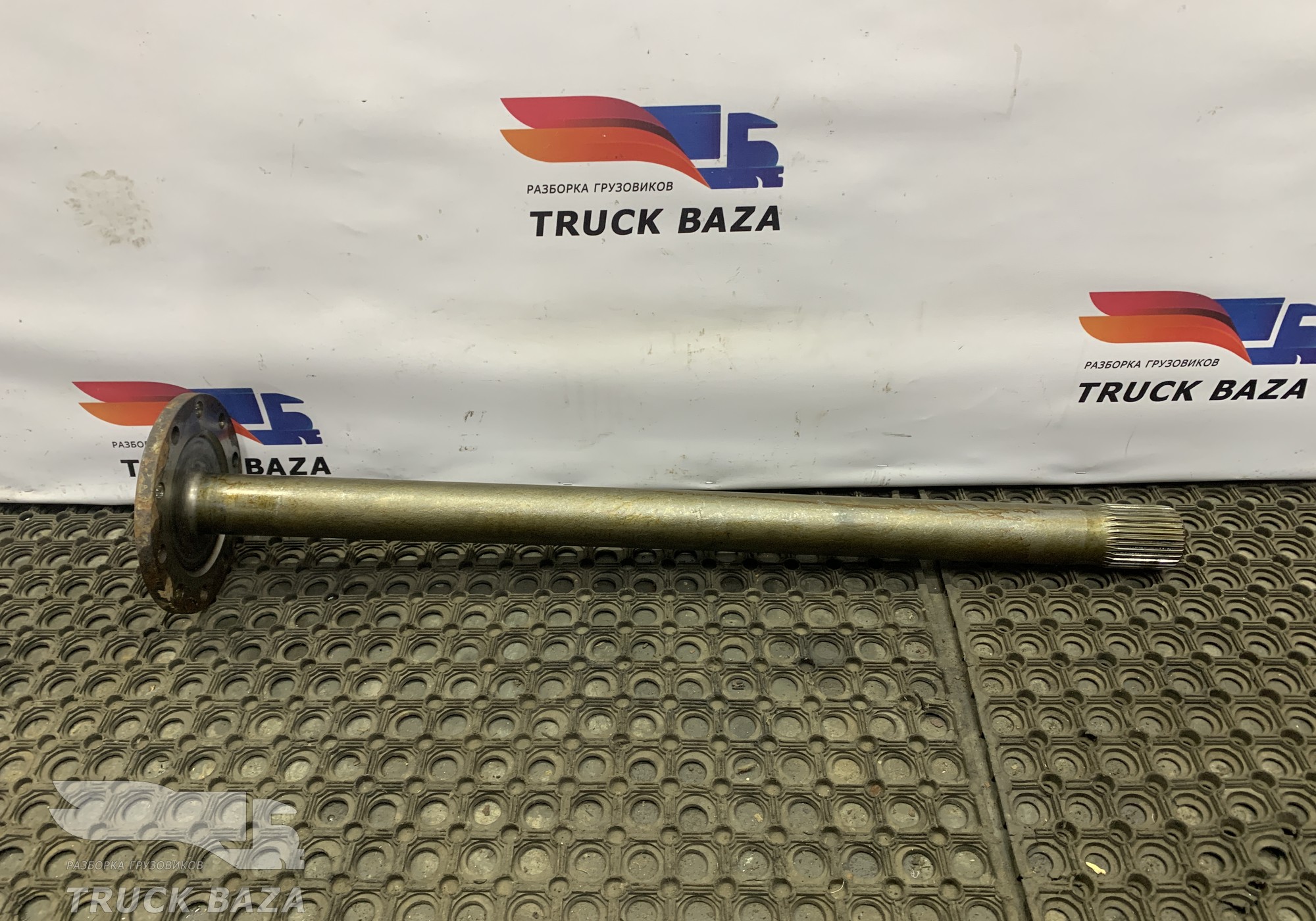 81355020146 Полуось без блокировки