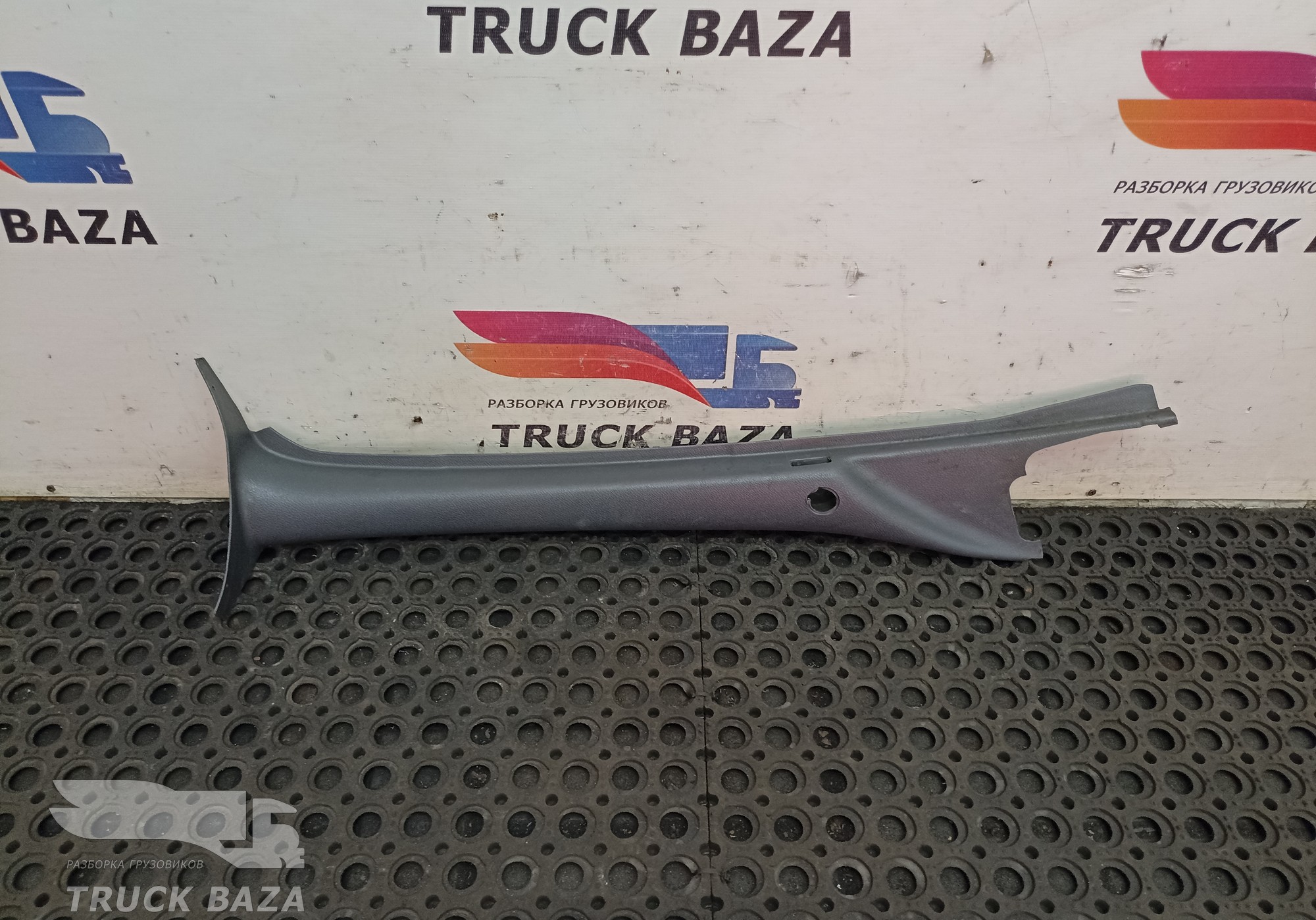 20760125 Накладка стойки правая для Volvo FM II (с 2002)