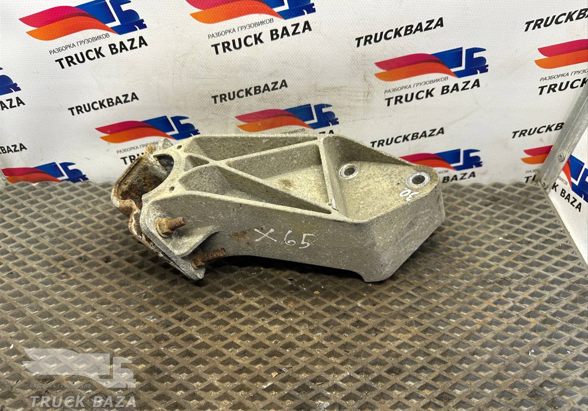 1371224 Кронштейн крепления крыла для Daf CF II (с 2006 по 2013)