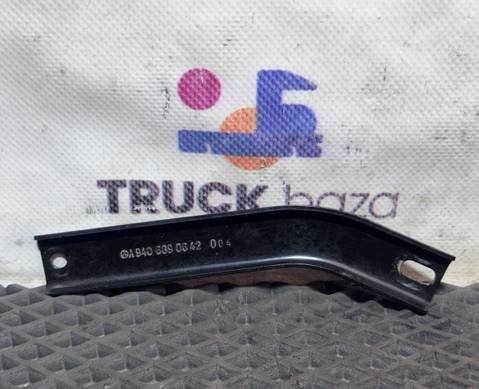 9406890642 Кронштейн приборной рамки для Mercedes-Benz