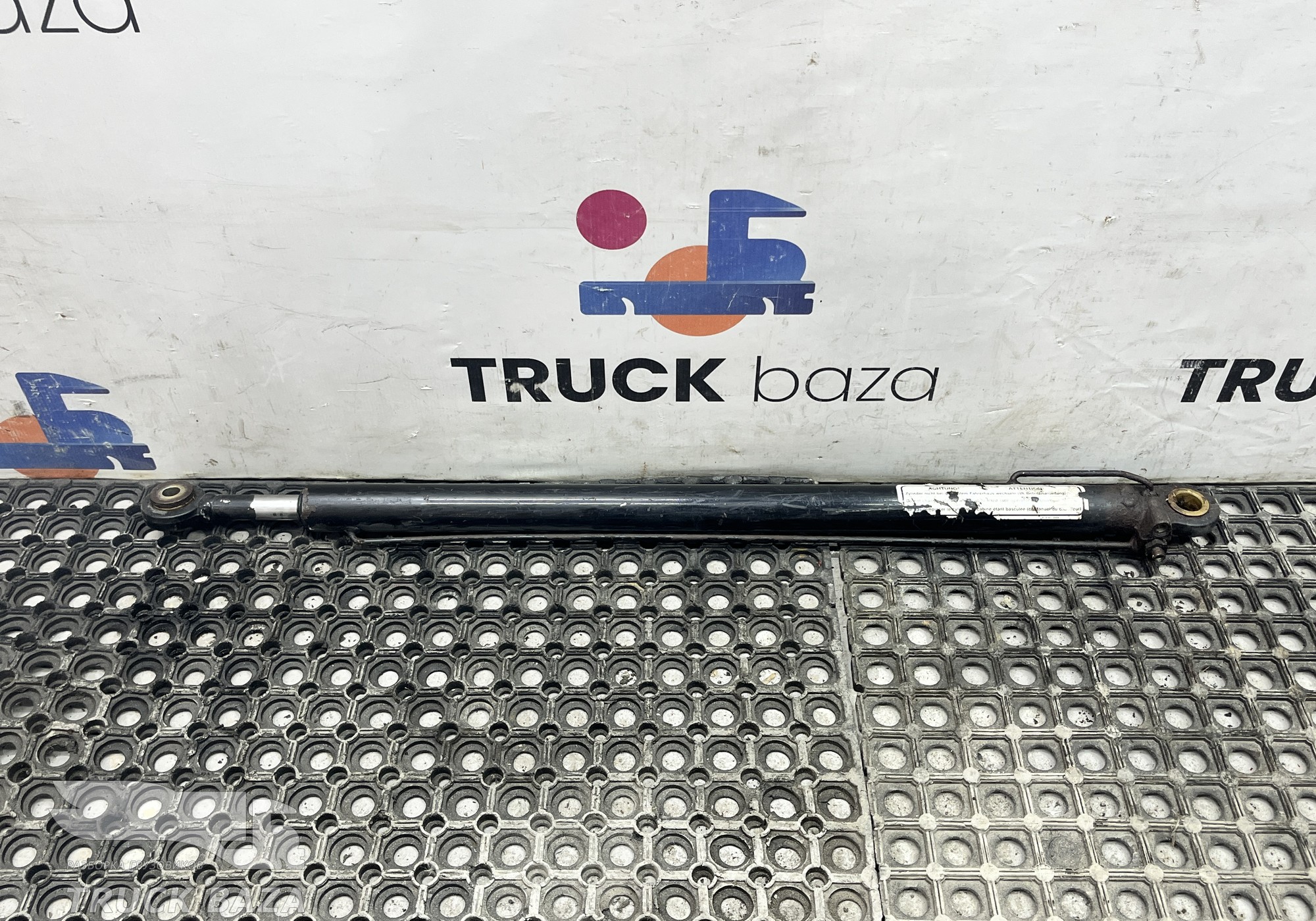 81417236010 Цилиндр подъема кабины для Man TGA (с 2000 по 2007)