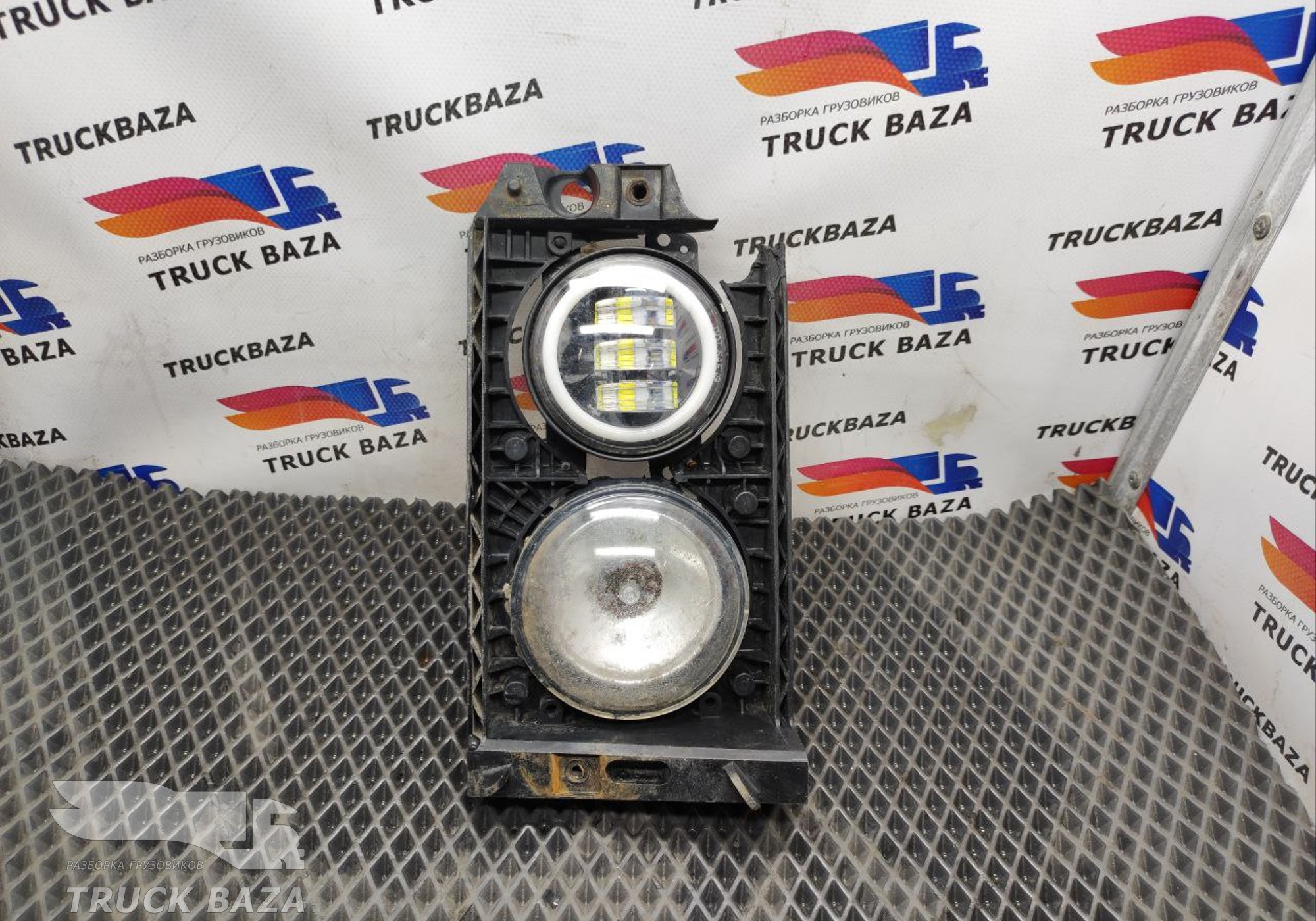 2128053 Фара противотуманная правая для Daf XF105 (с 2005)