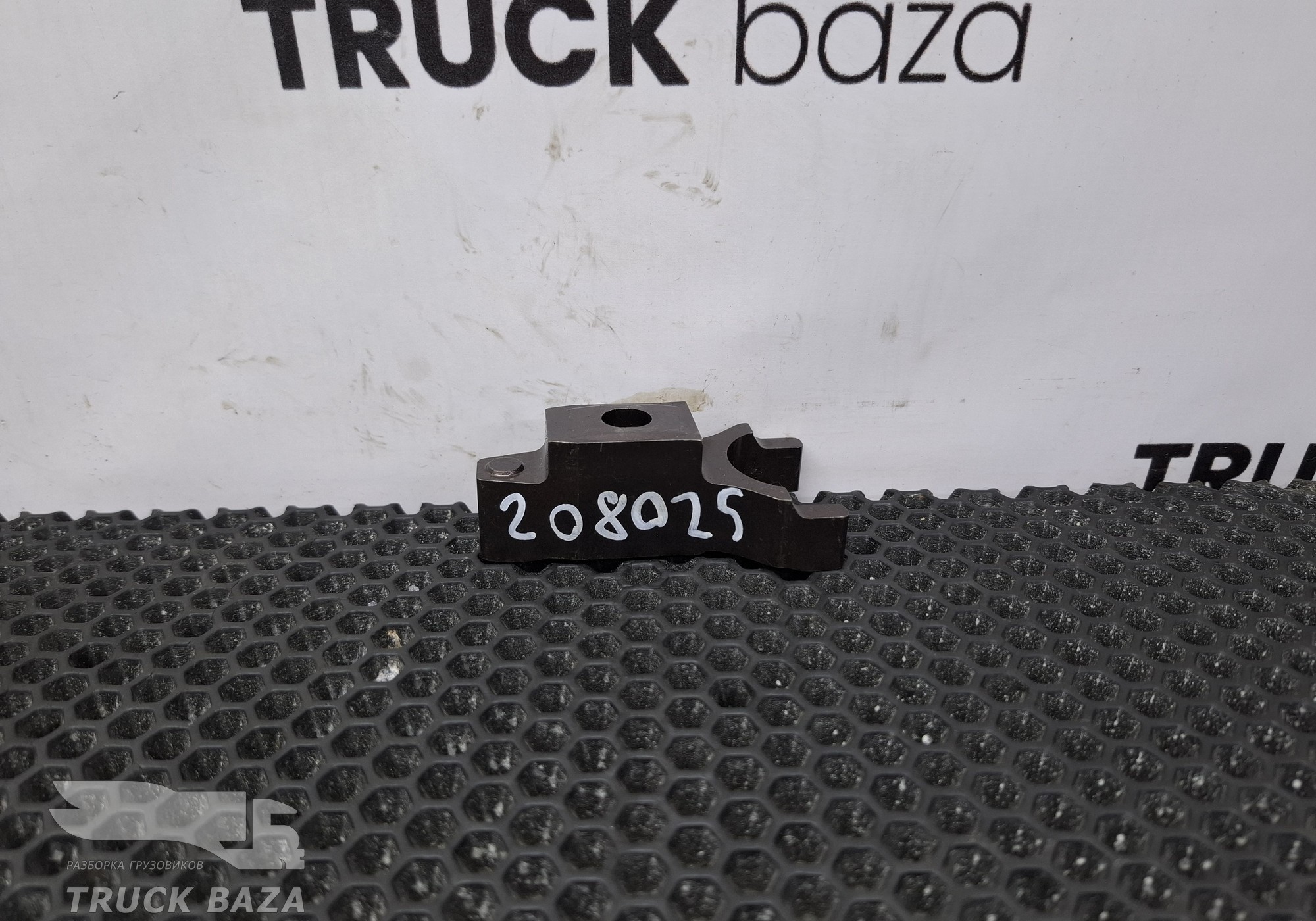 7421801388 Кронштейн форсунки топливной для Volvo FH 4 (с 2012)