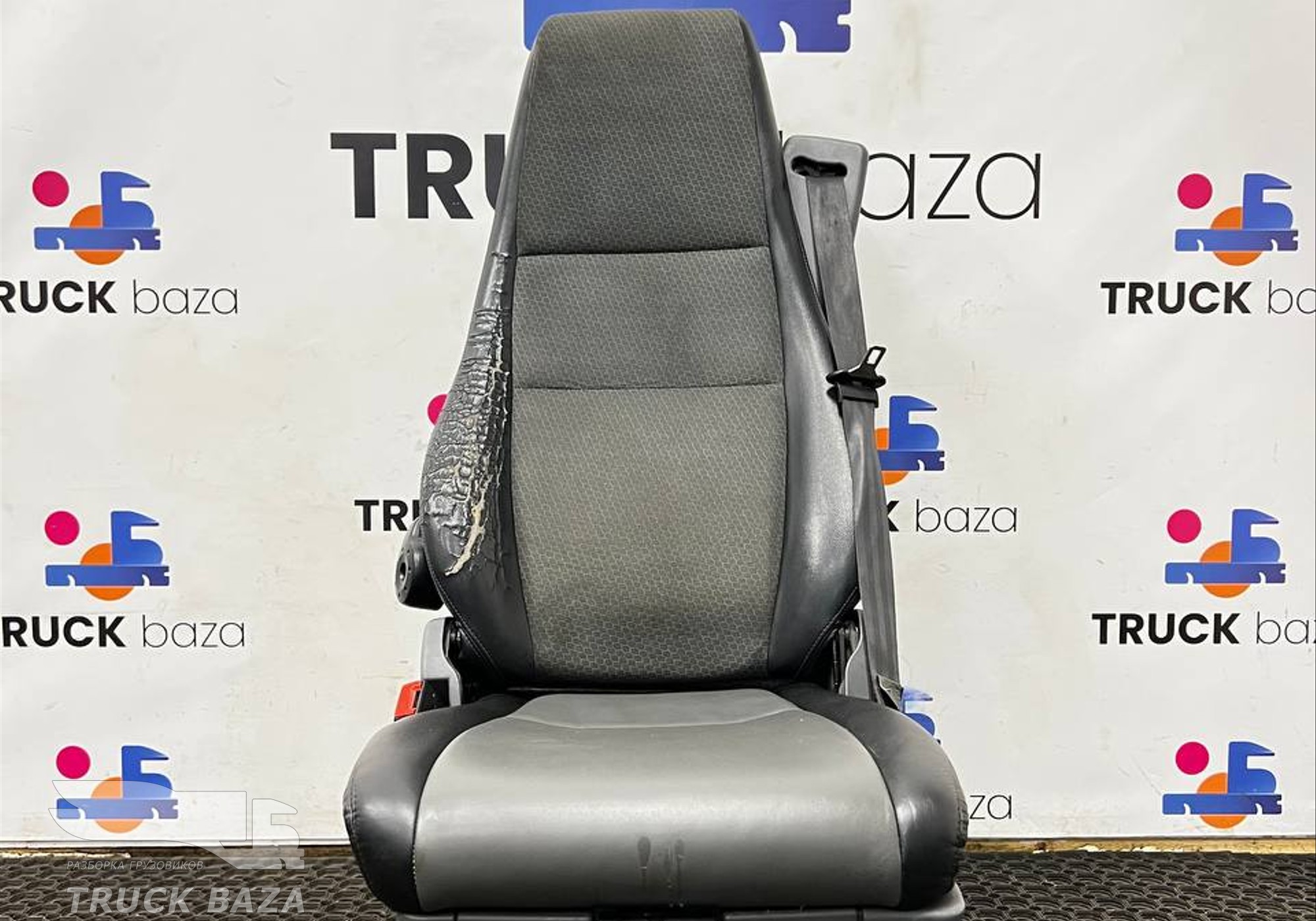 1484204 Сиденье водительское пневматическое