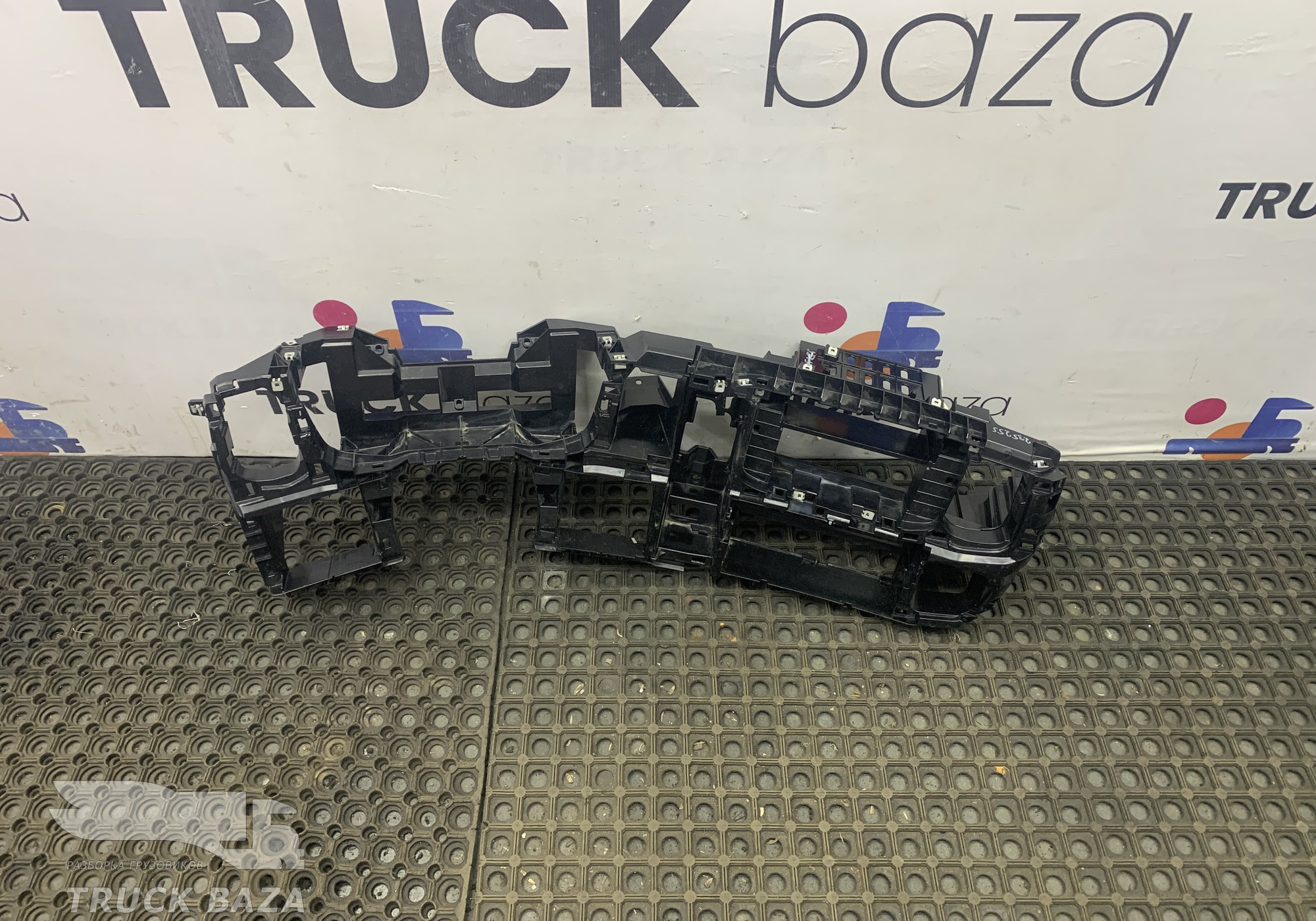 2084748 Каркас панели приборов для Scania 6-series P (с 2016)