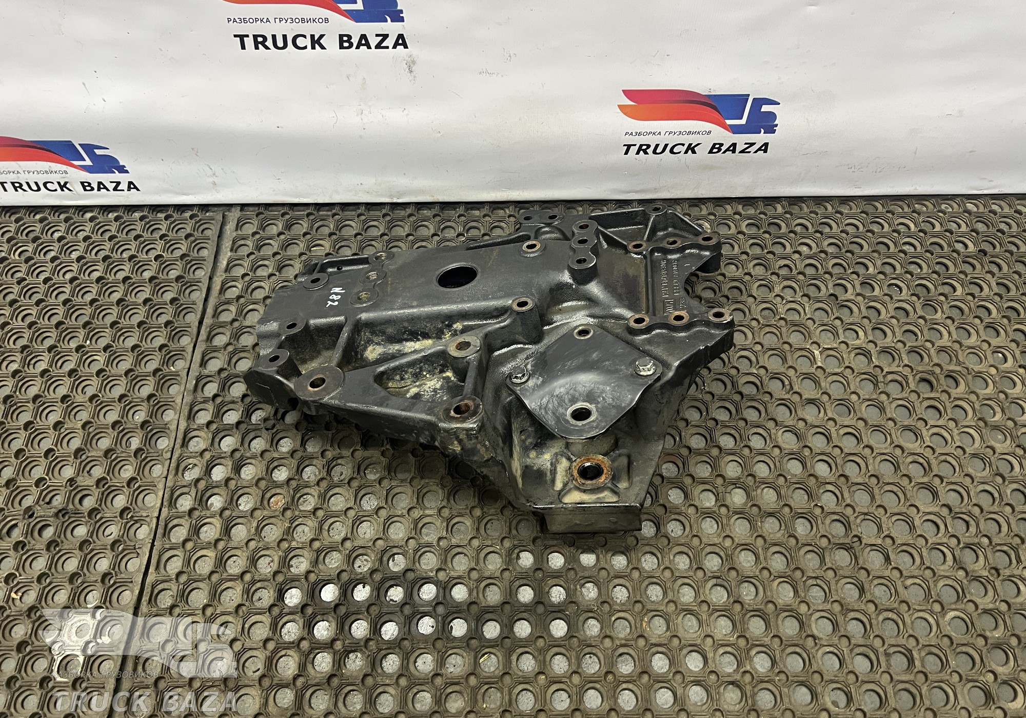 81413133019 Кронштейн рессоры передней левый