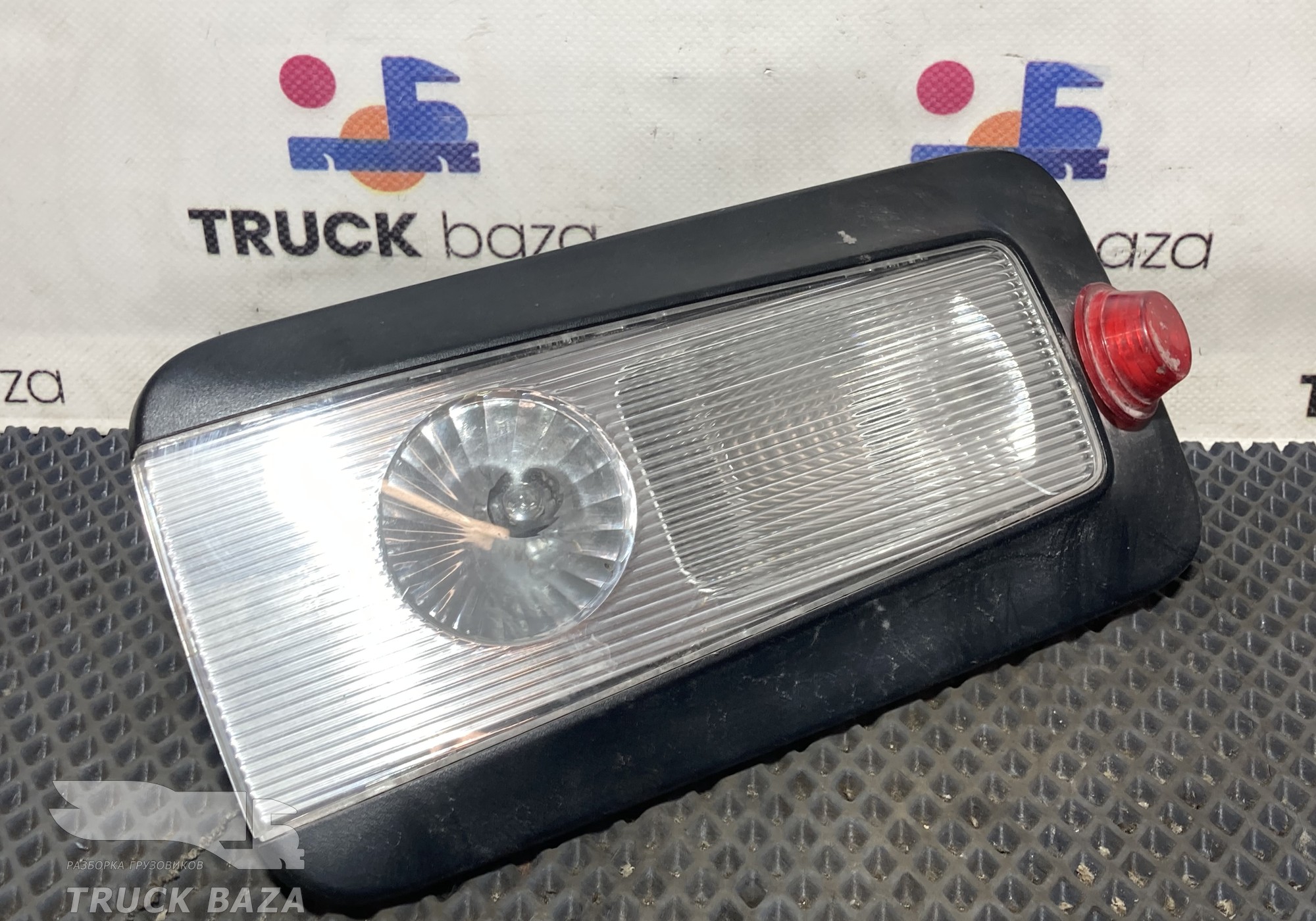 9608203401 Плафон внутреннего освещения для Mercedes-Benz Actros New Actros MP4 (с 2011)