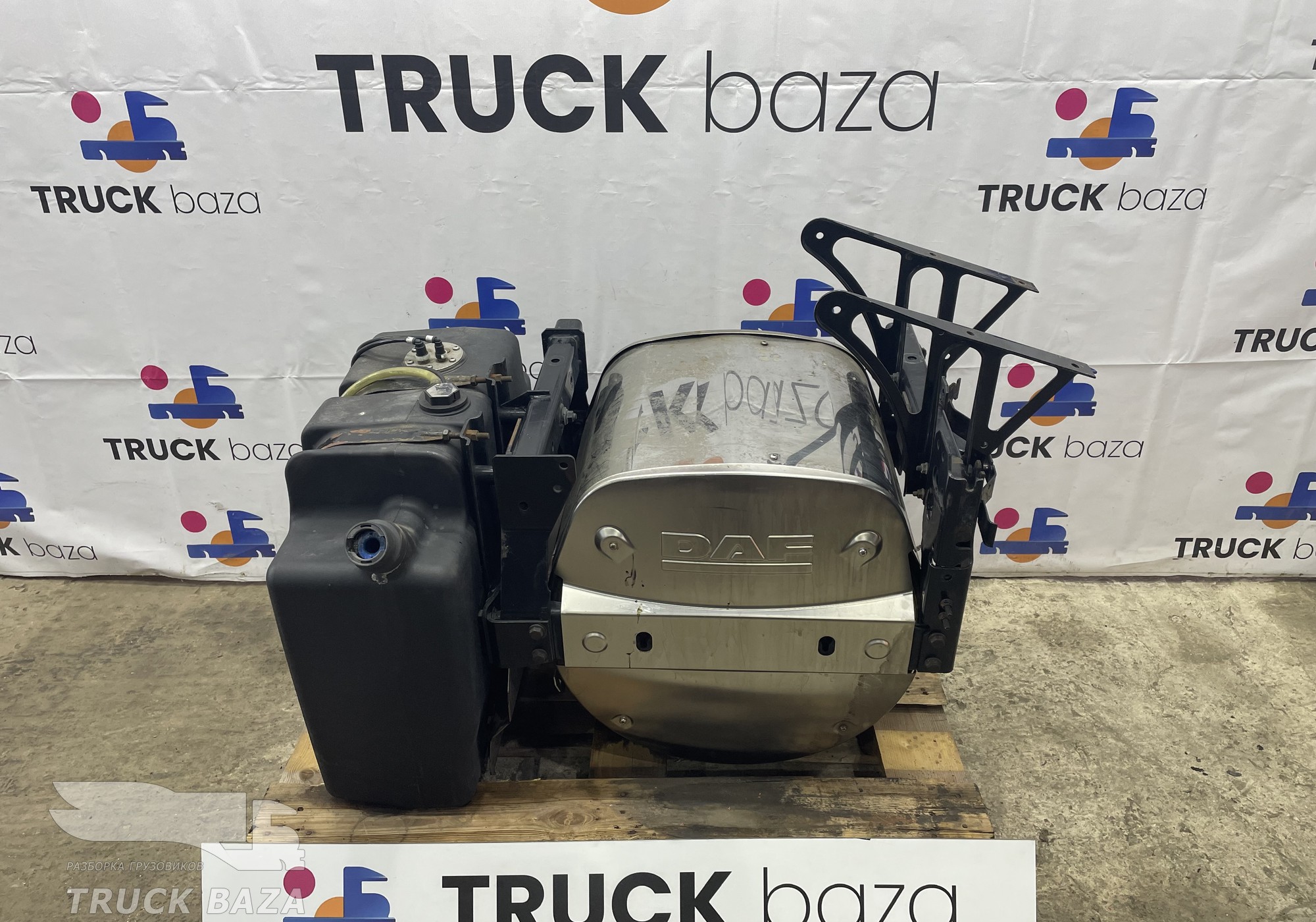 1827547 Глушитель основной