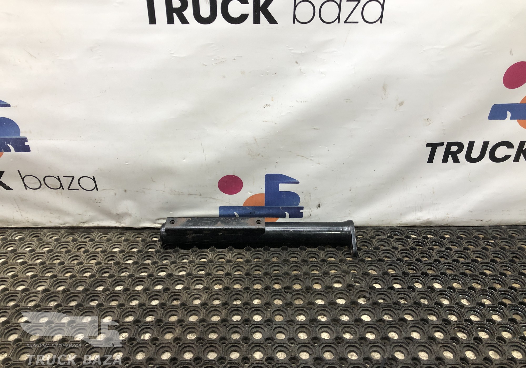 81664202527 Кронштейн бака AdBlue