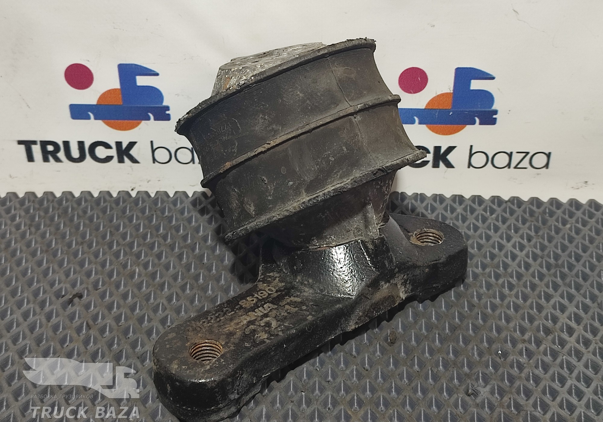 2112222 Подушка двигателя передняя левая