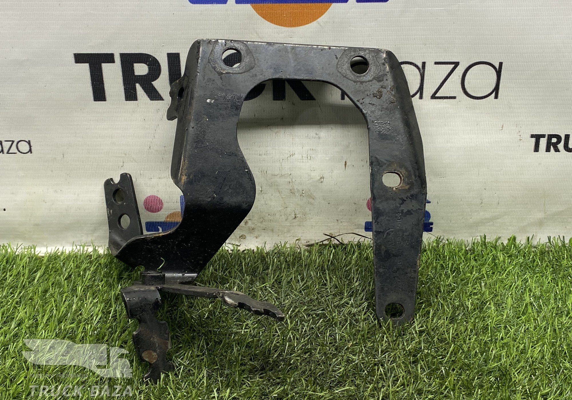 81473405164 Кронштейн бачка ГУРа для Man TGS