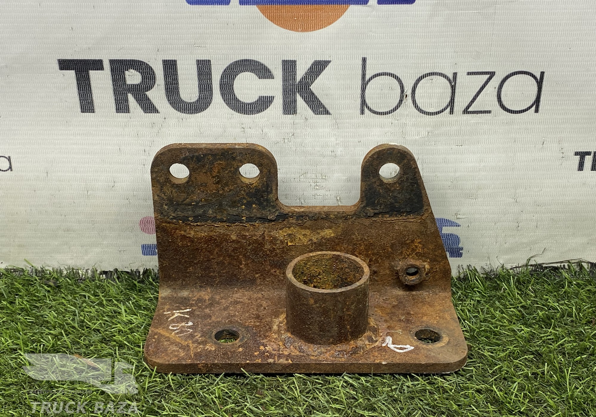 54905001179 Кронштейн бампера левый для КАМАЗ 5490 (с 2013)