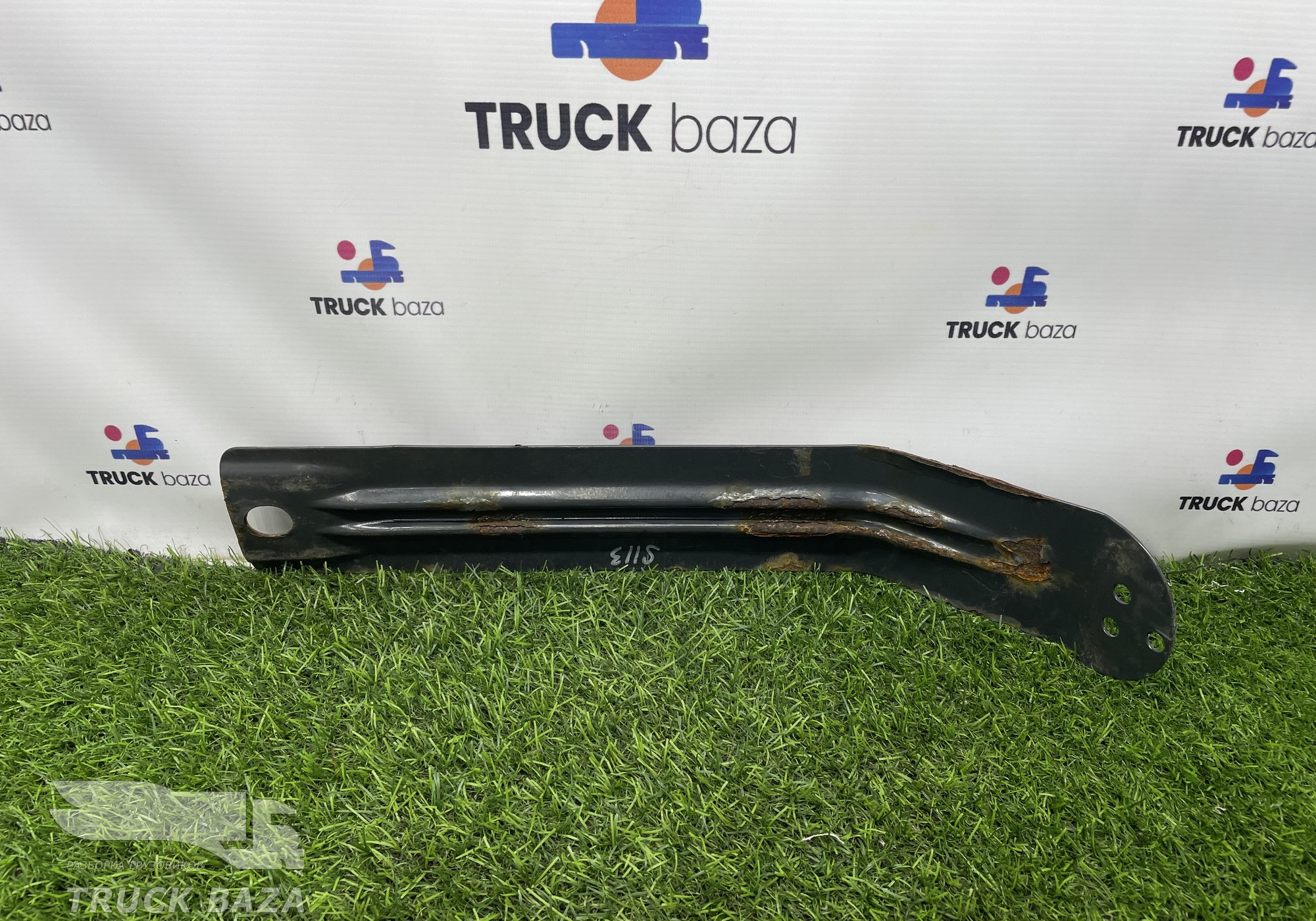 1479924 Кронштейн крыла