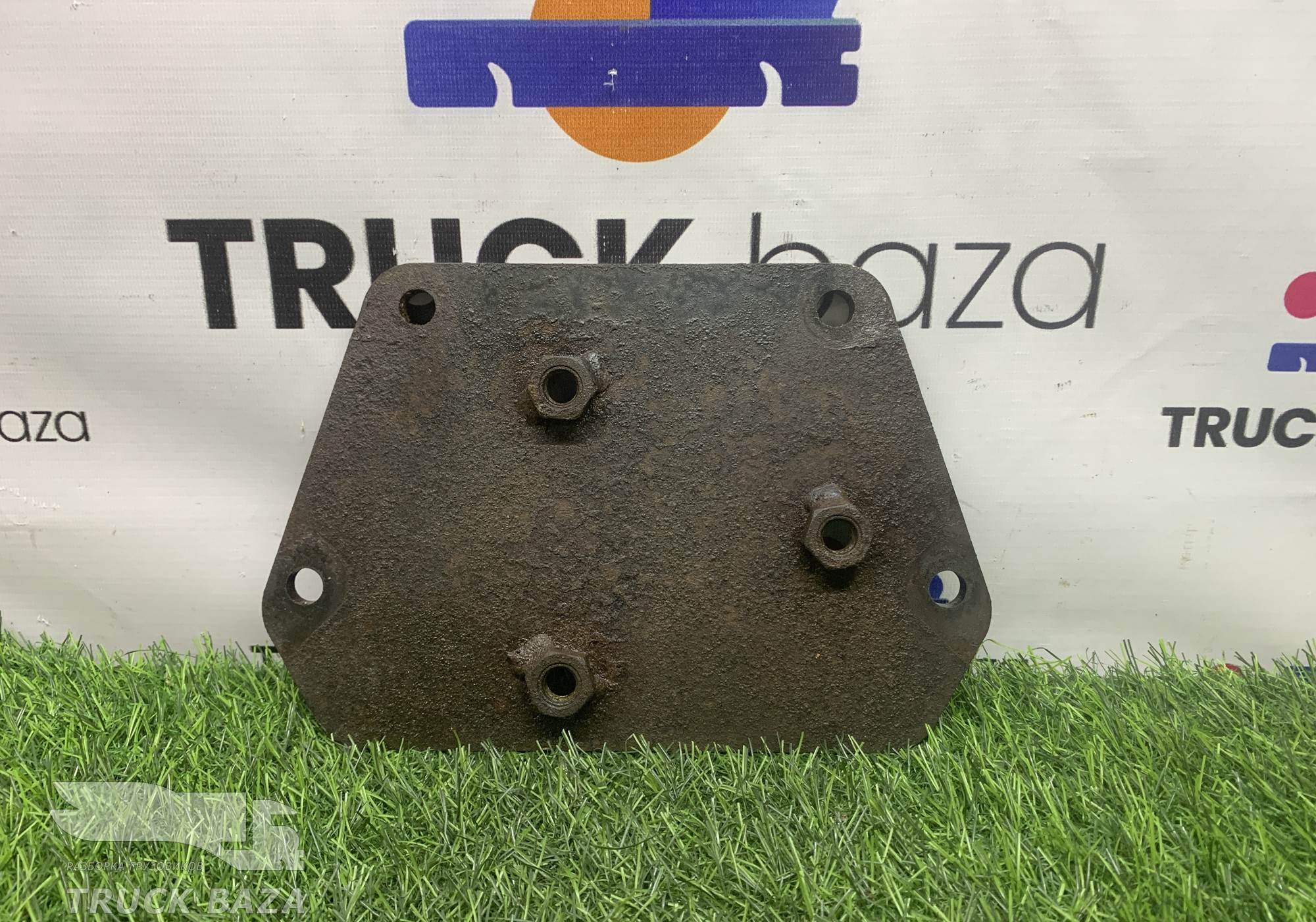 54908404055 Держатель кронштейна крыла заднего для КАМАЗ 5490 (с 2013)