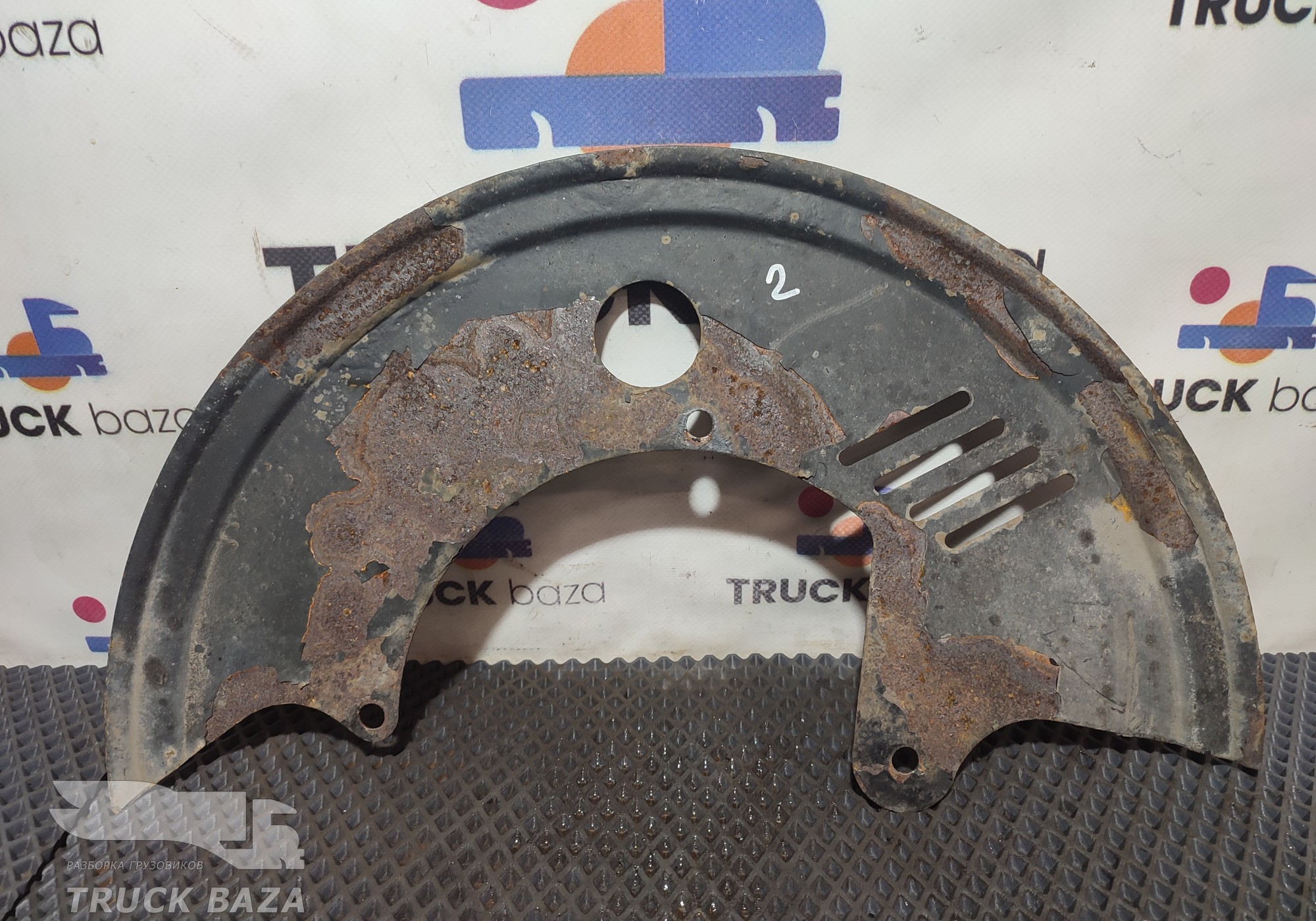 HD90009440472 Пыльник тормозного диска правый для КАМАЗ 54901