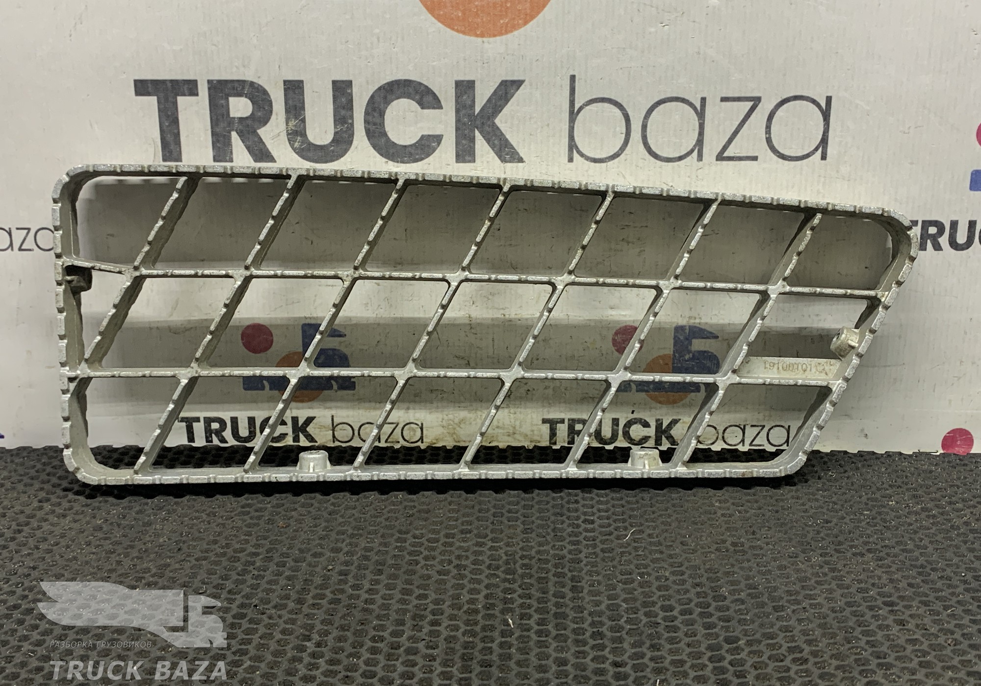 DZ13241240901 Площадка подножки верхняя для Shacman F3000 (с 2009)
