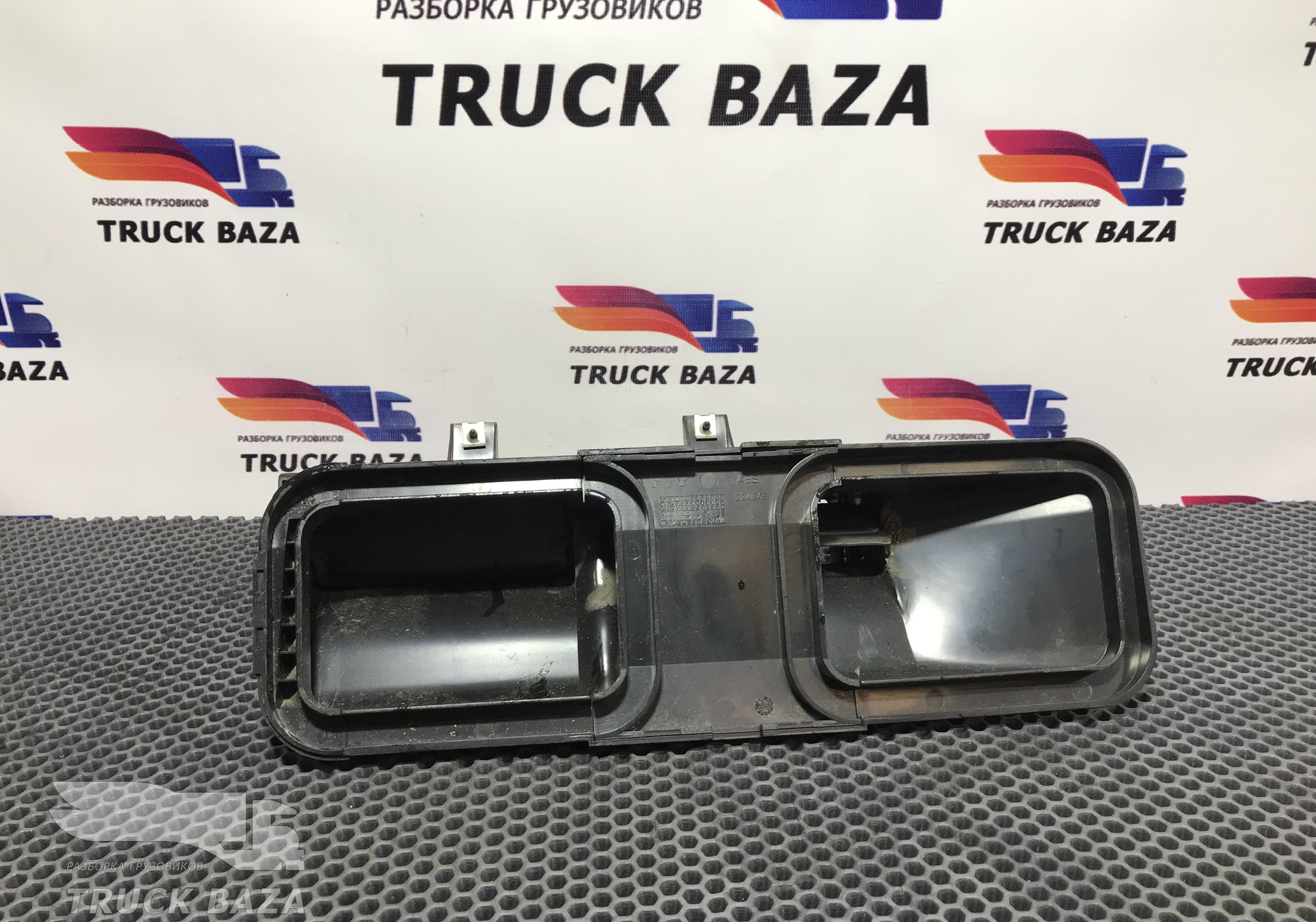 1308807 Дефлектор воздушный