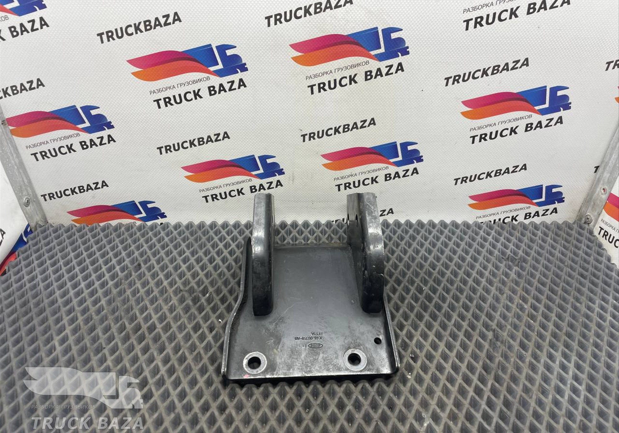 JC4600358AB Кронштейн насоса подъёма кабины для Ford F-MAX (с 2018)