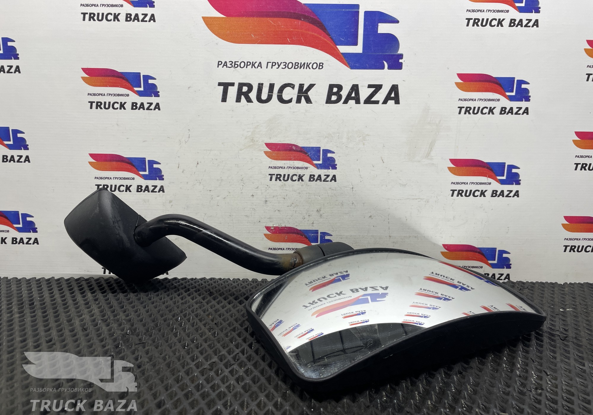 1746678 Зеркало бордюрное