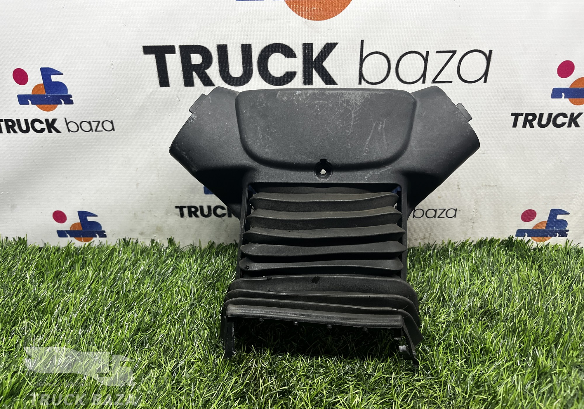810W461130112 Кожух рулевой колонки верхний для Sinotruk Sitrak C7H
