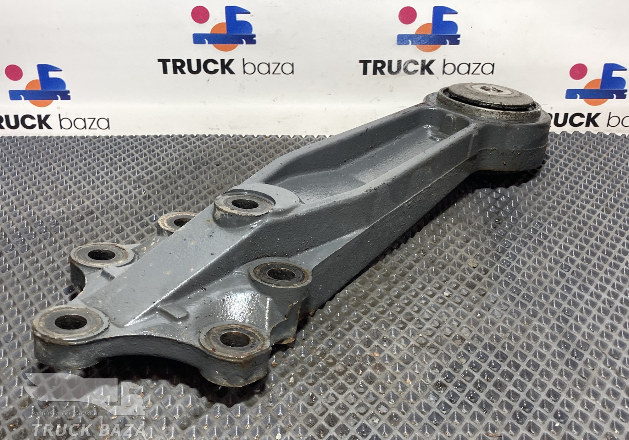 1304846 Кронштейн торсиона кабины правый для Daf XF105 (с 2006 по 2020)