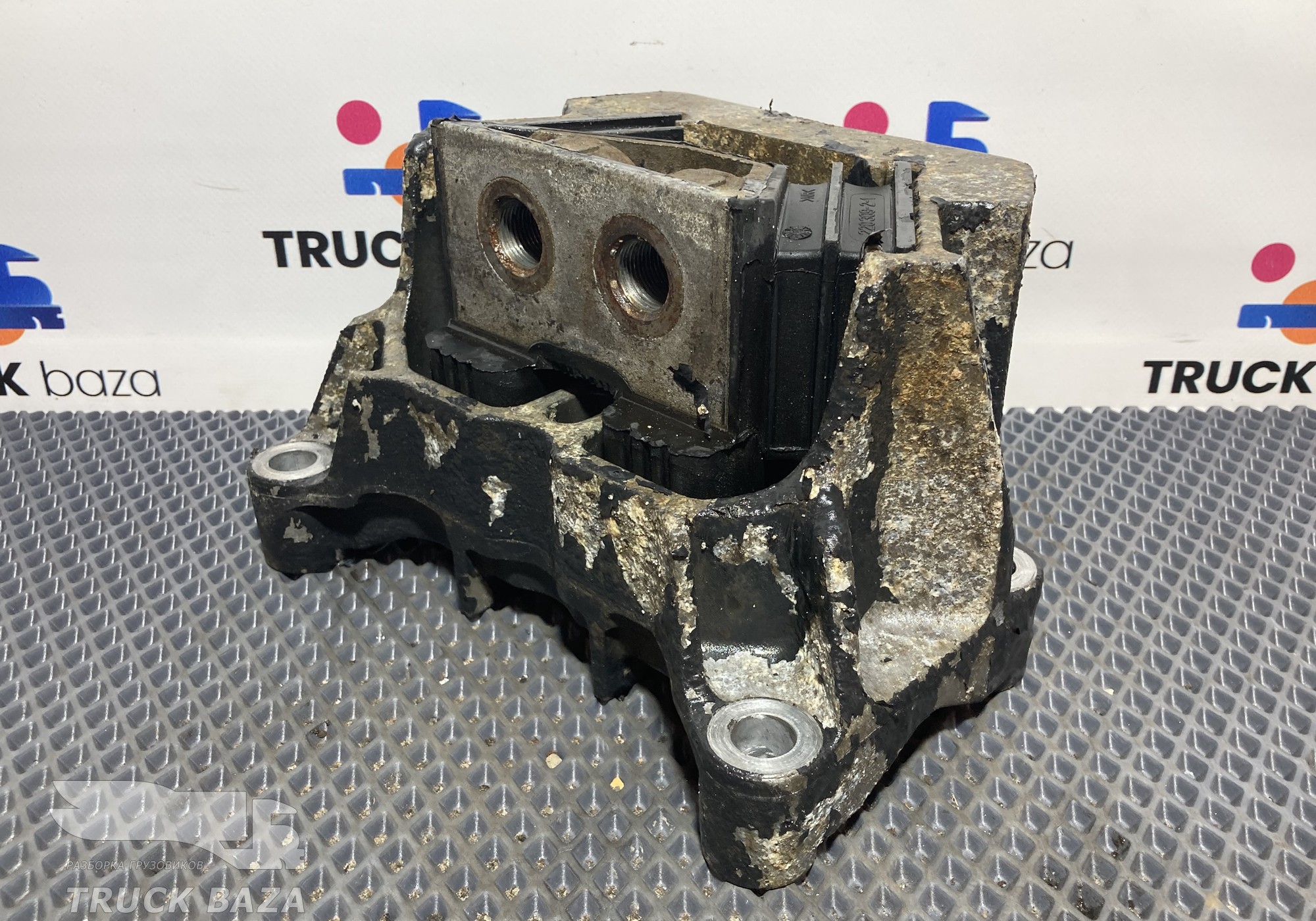 81415066467 Подушка двигателя задняя левая для Man TGX II (с 2012)