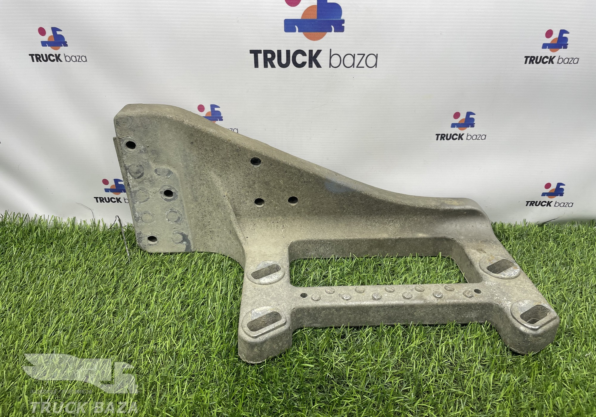 A9436662531 Кронштейн подножки левый