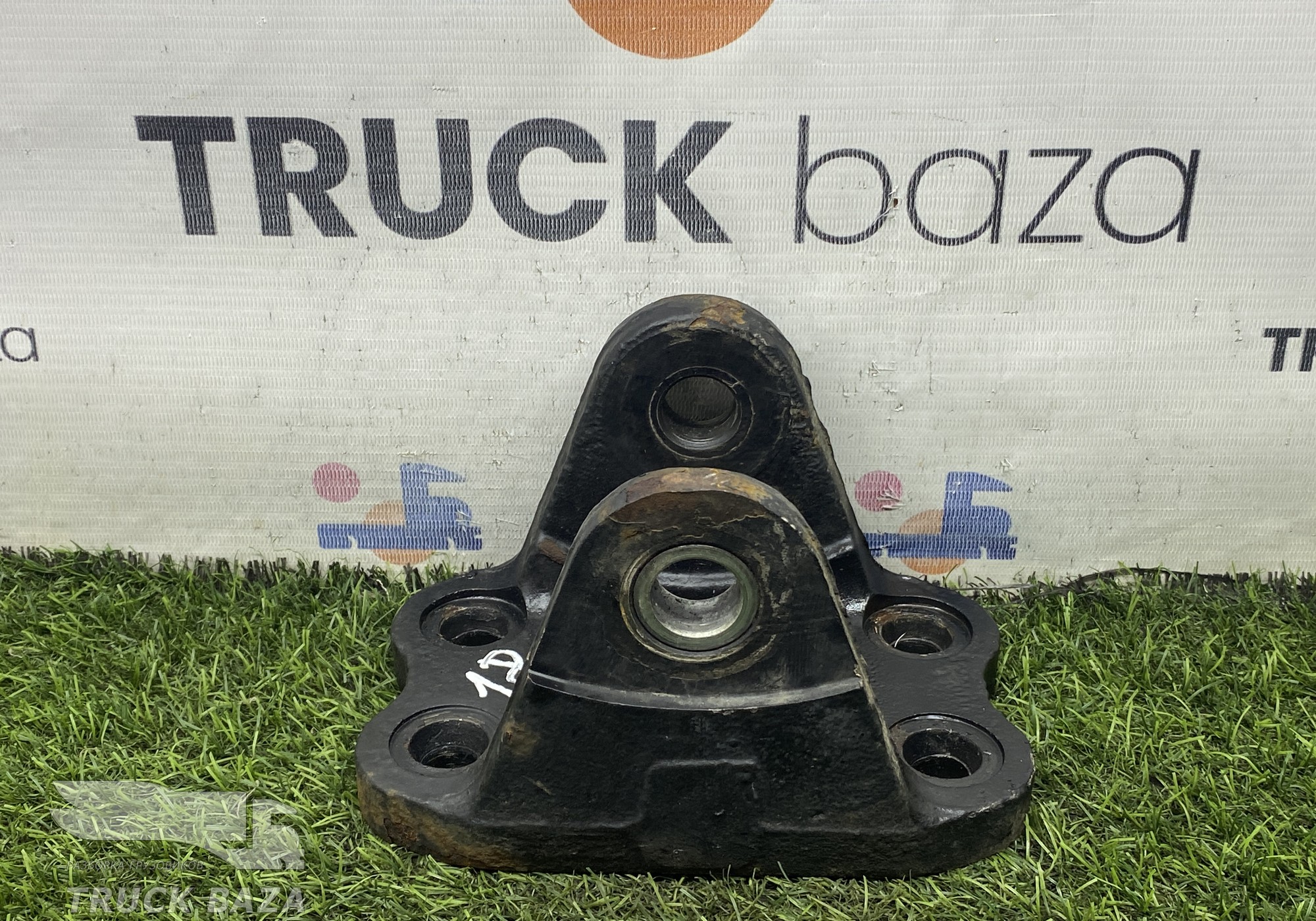 65802902444 Кронштейн рессоры передней для КАМАЗ 54901