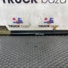 1389192 Направляющая стекла двери правой