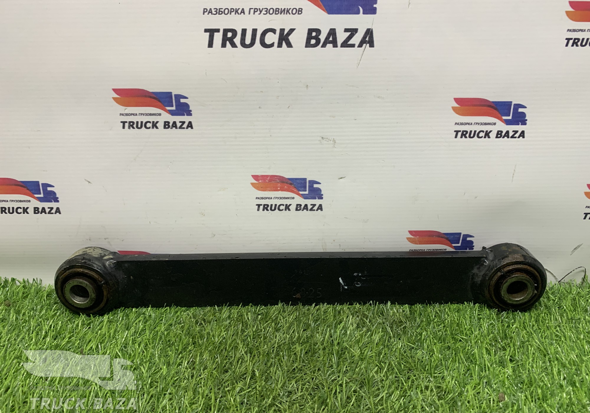 81437186825 Стойка переднего стабилизатора