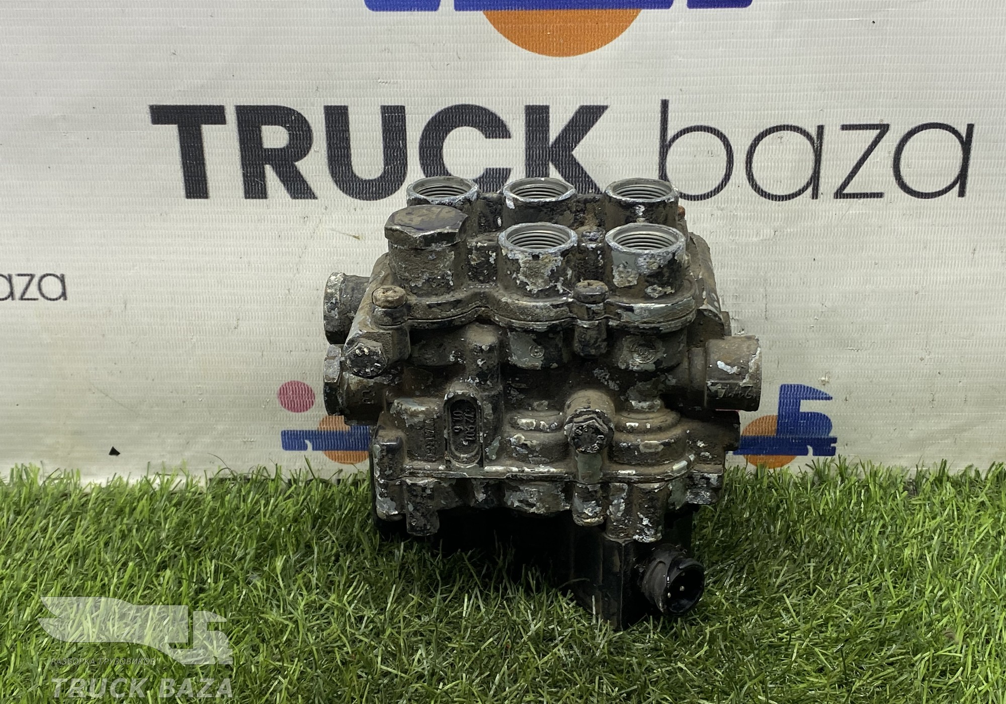 4729000570 Кран уровня пола главный