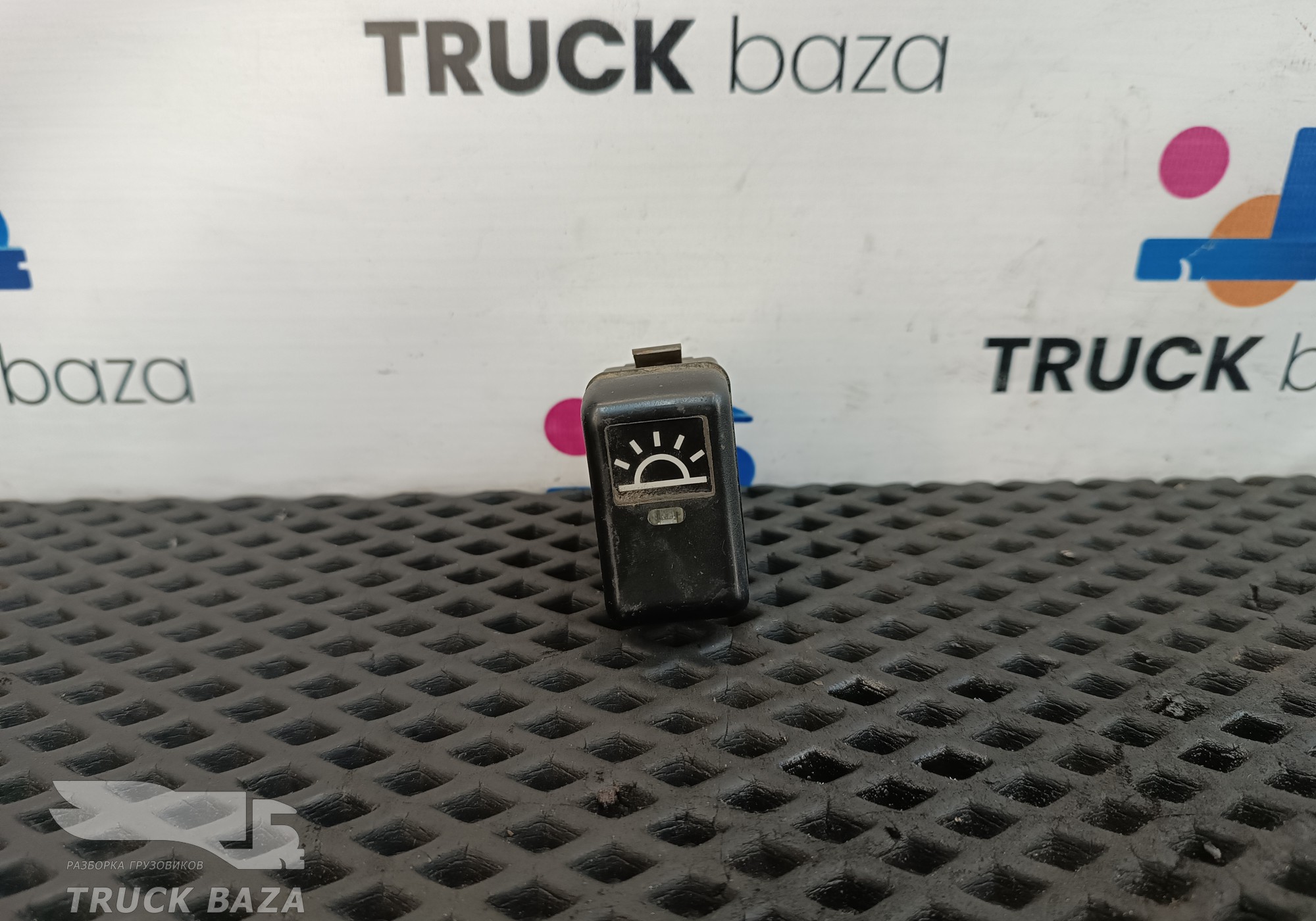 20569992 Кнопка противотуманных фар для Volvo FM II (с 2002)