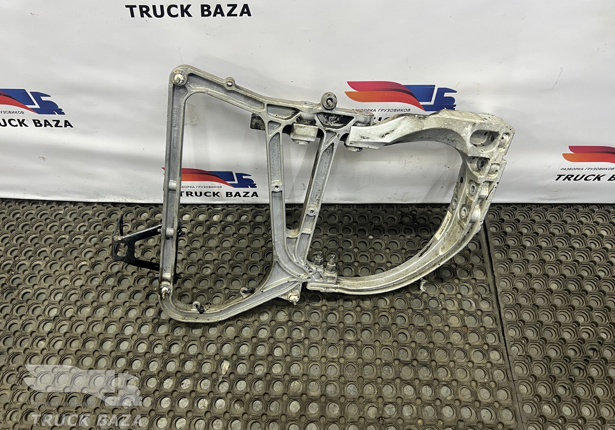 21887348 Кронштейн выхлопной системы для Volvo FH 4 (с 2012)