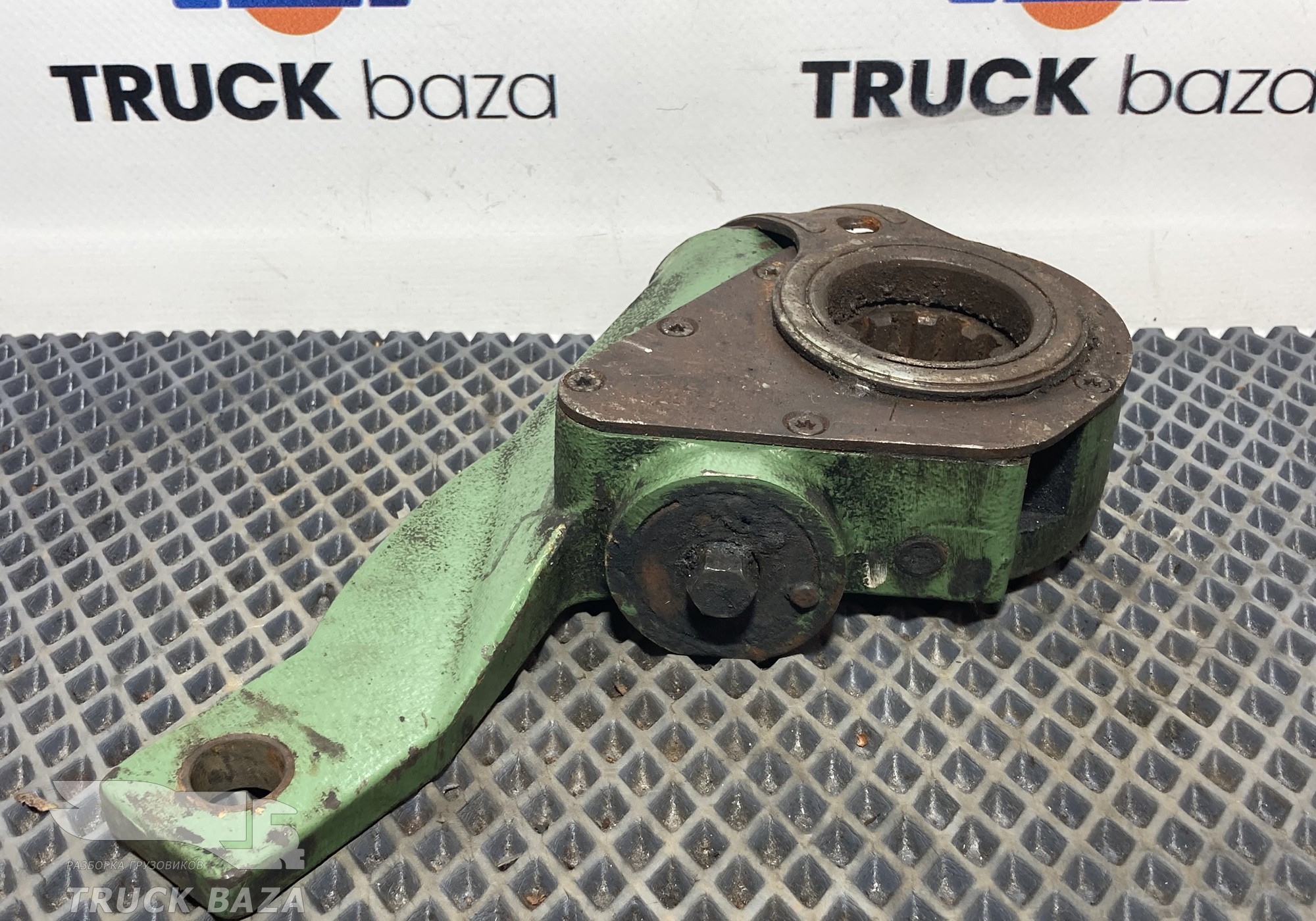 2009819 Трещетка тормозная левая