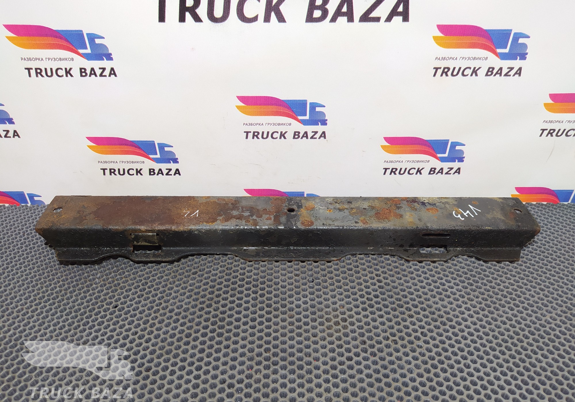 21752239 Прижимная планка АКБ для Volvo FM III (с 2013)