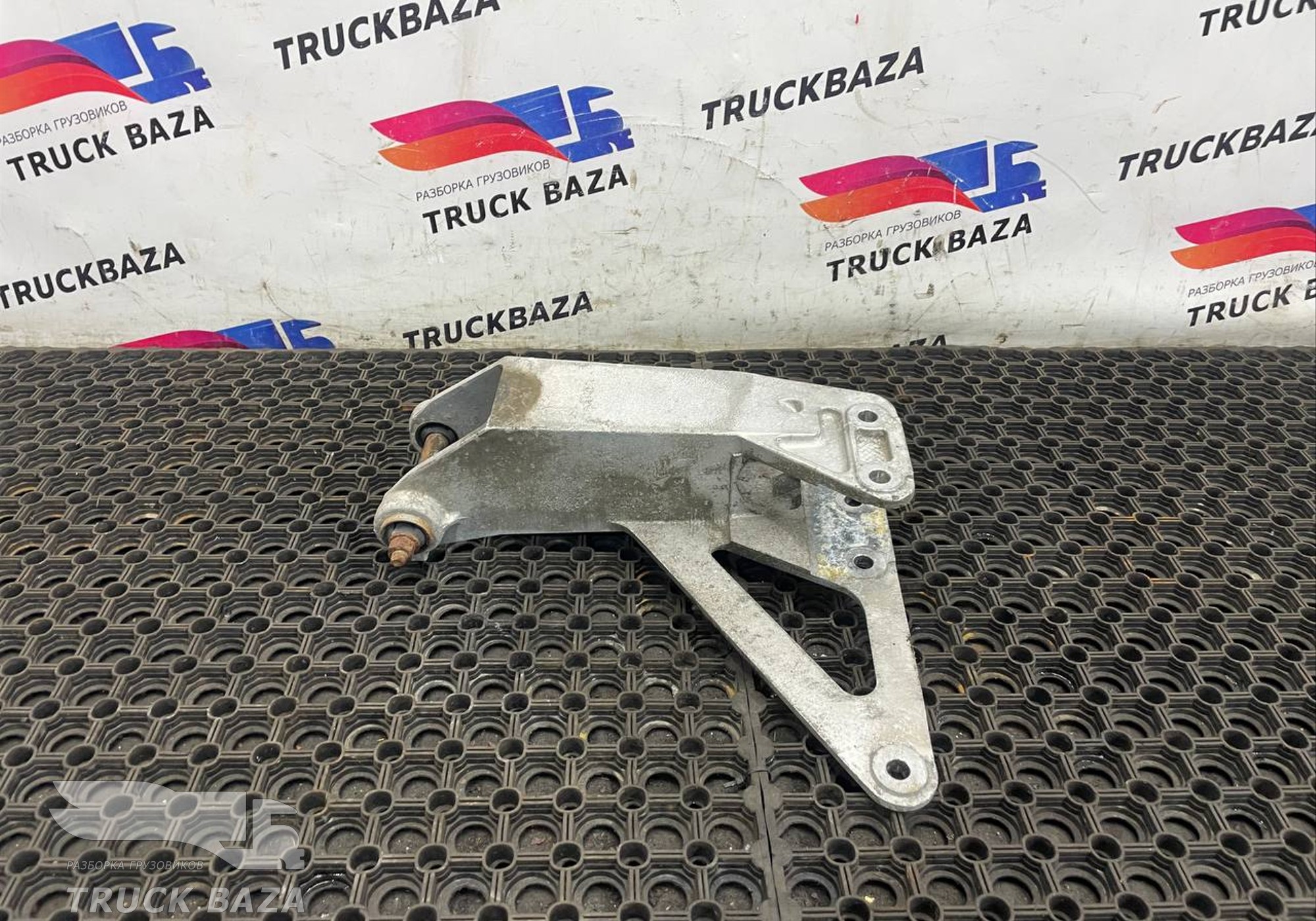 5010460385 Кронштейн кабины задний левый для Renault Premium I (с 1996 по 2004)