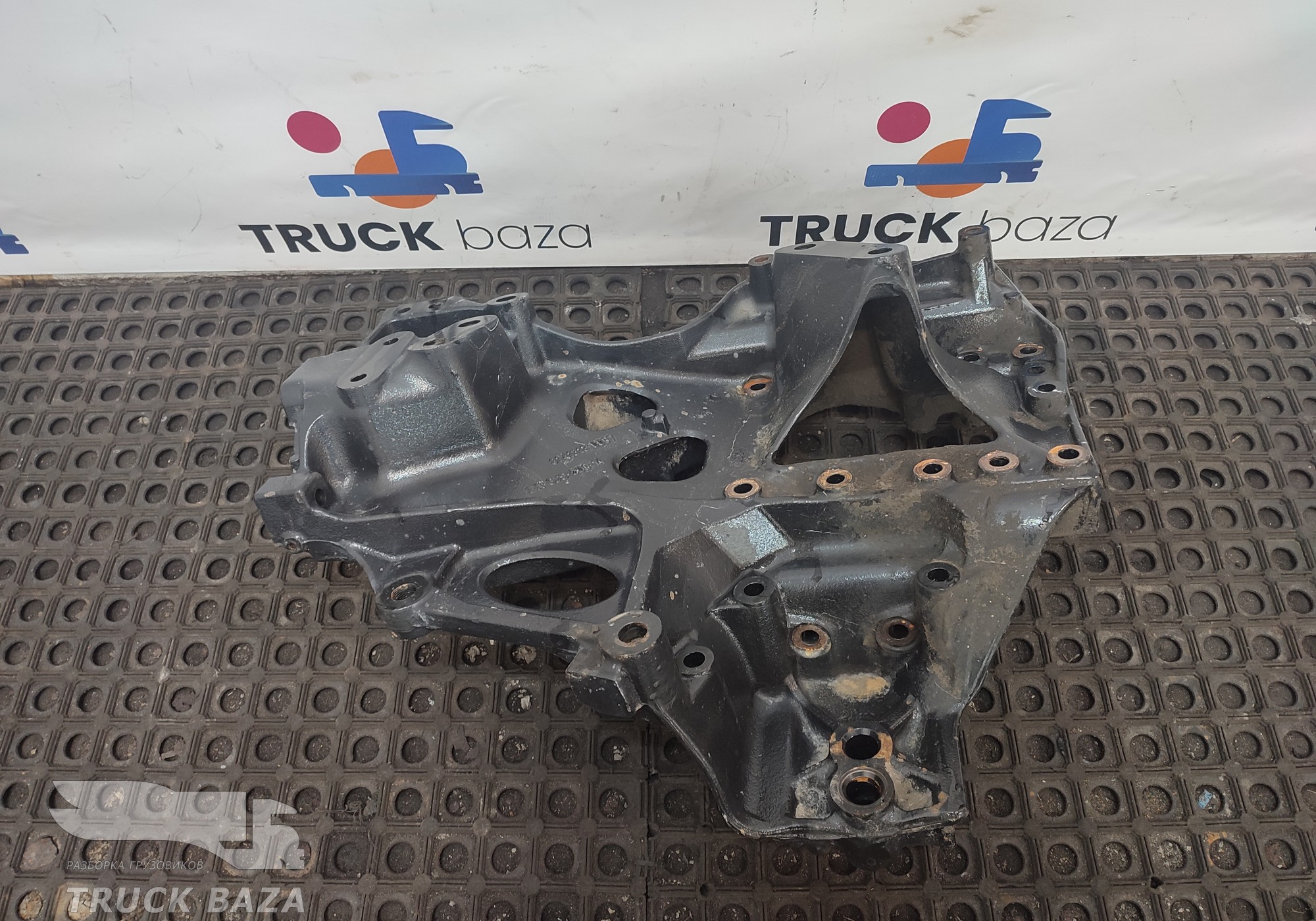 81413130037 Кронштейн рессоры передний левый для Man TGX TG3 (с 2020)